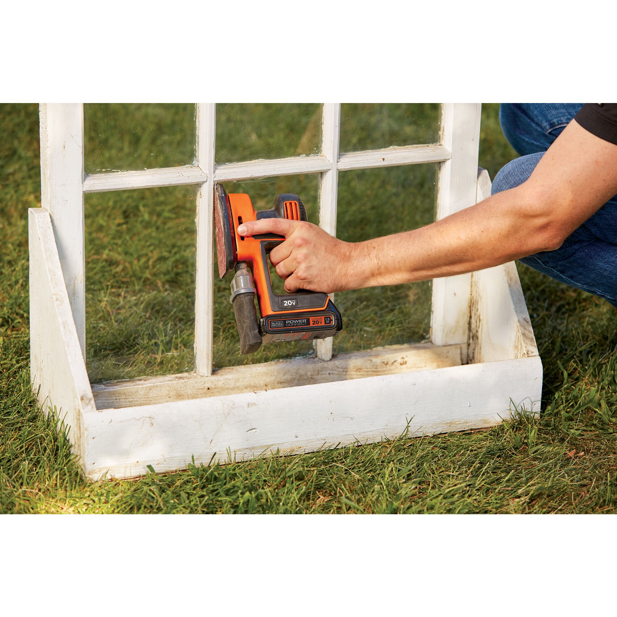 BLACK+DECKER 20-Volt 1.5-Amp Cordless Detail Sander with Dust Management ( Battery Included) in the Power Sanders department at