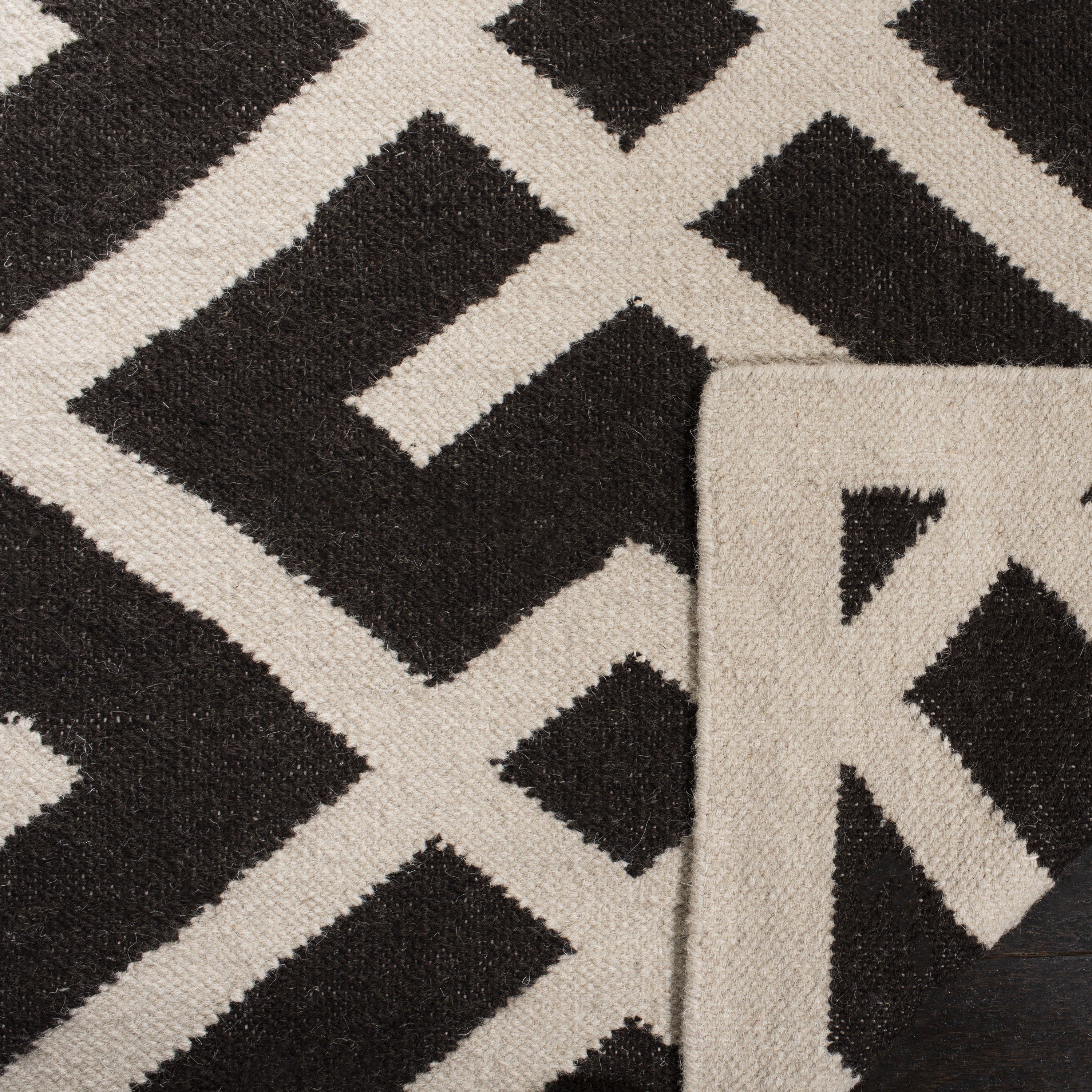 Safavieh DHU552C-3 rugs - View #7