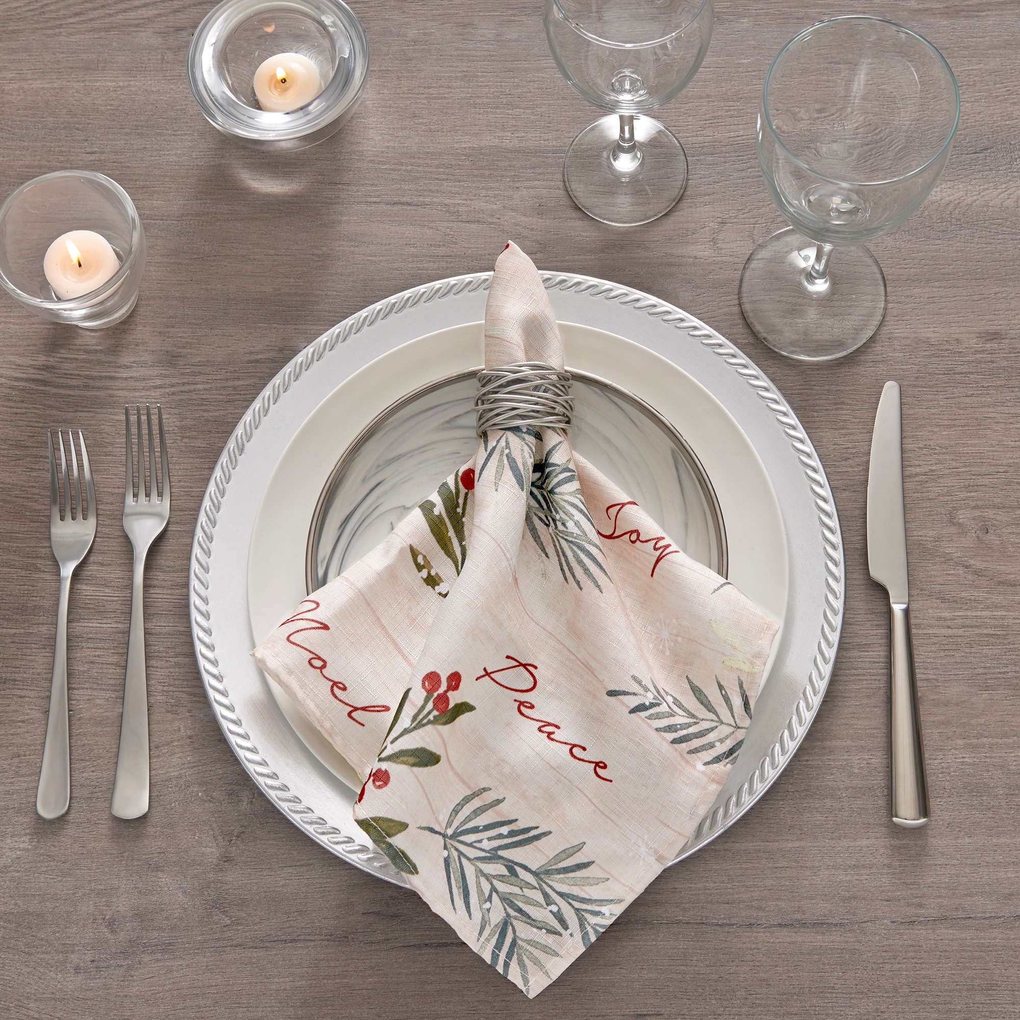 Holiday Tree Trimmings Red and Green Polyester Napkins Set