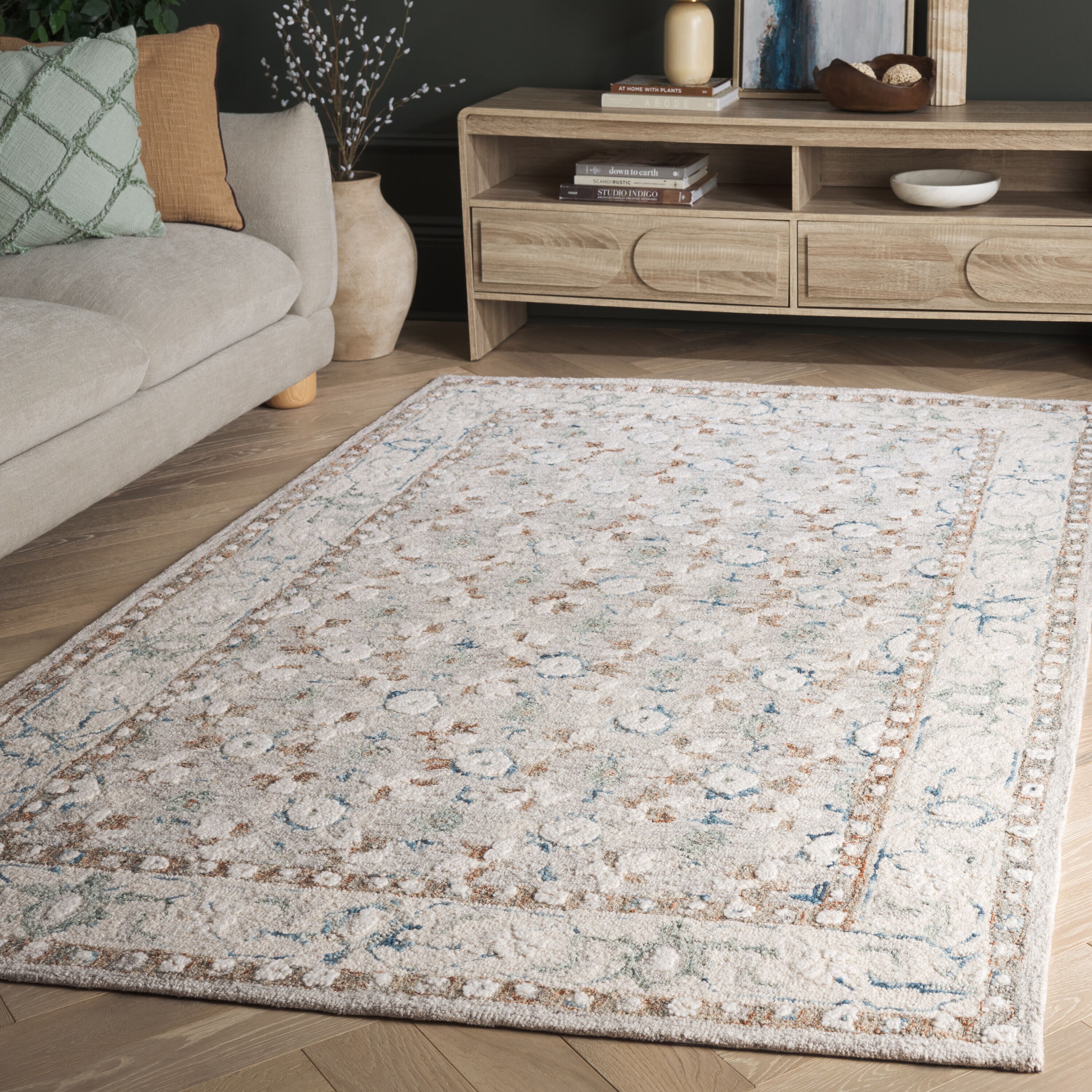  Metro 204 Ivory/Blue Traditional 5Ft x 8Ft Medium Rectangle Rug