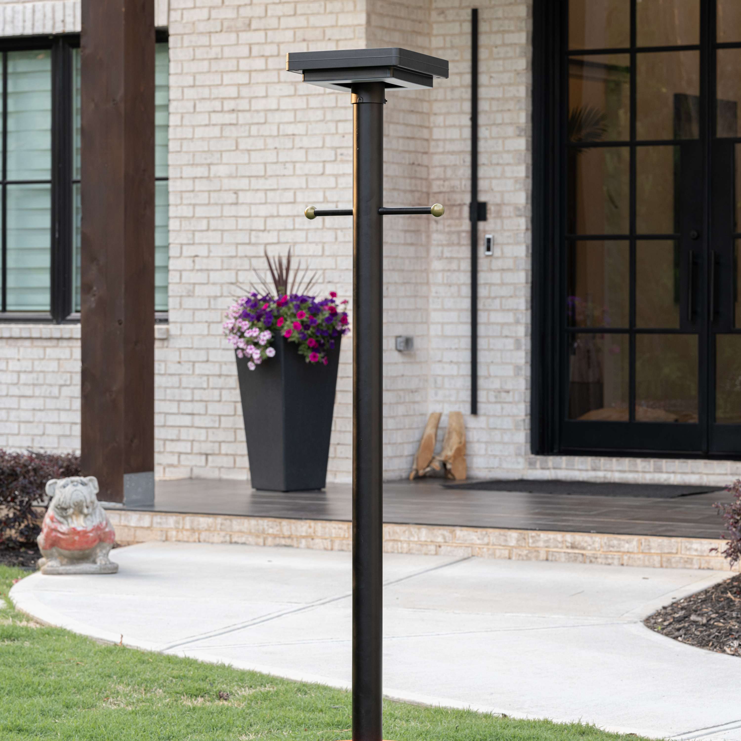 Black Aluminum Modern LED Solar Lamp Post Light