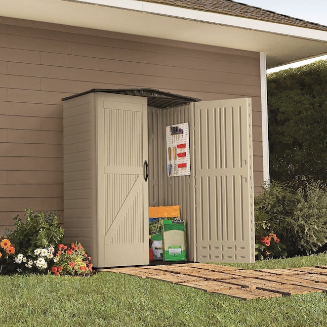  Rubbermaid Outdoor Small Vertical Resin Storage Shed