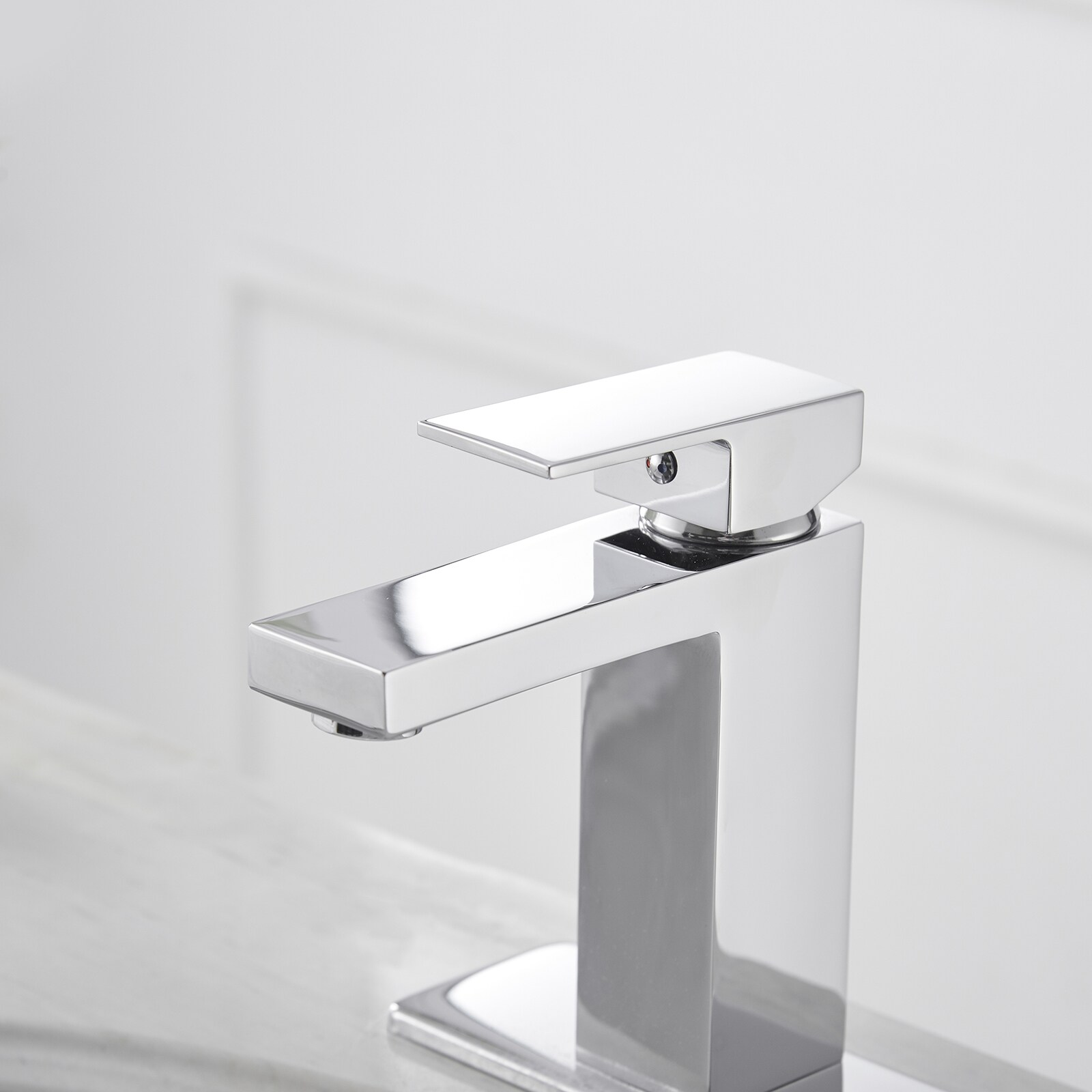 Polished Chrome Single Handle Low-Arc Bathroom Faucet