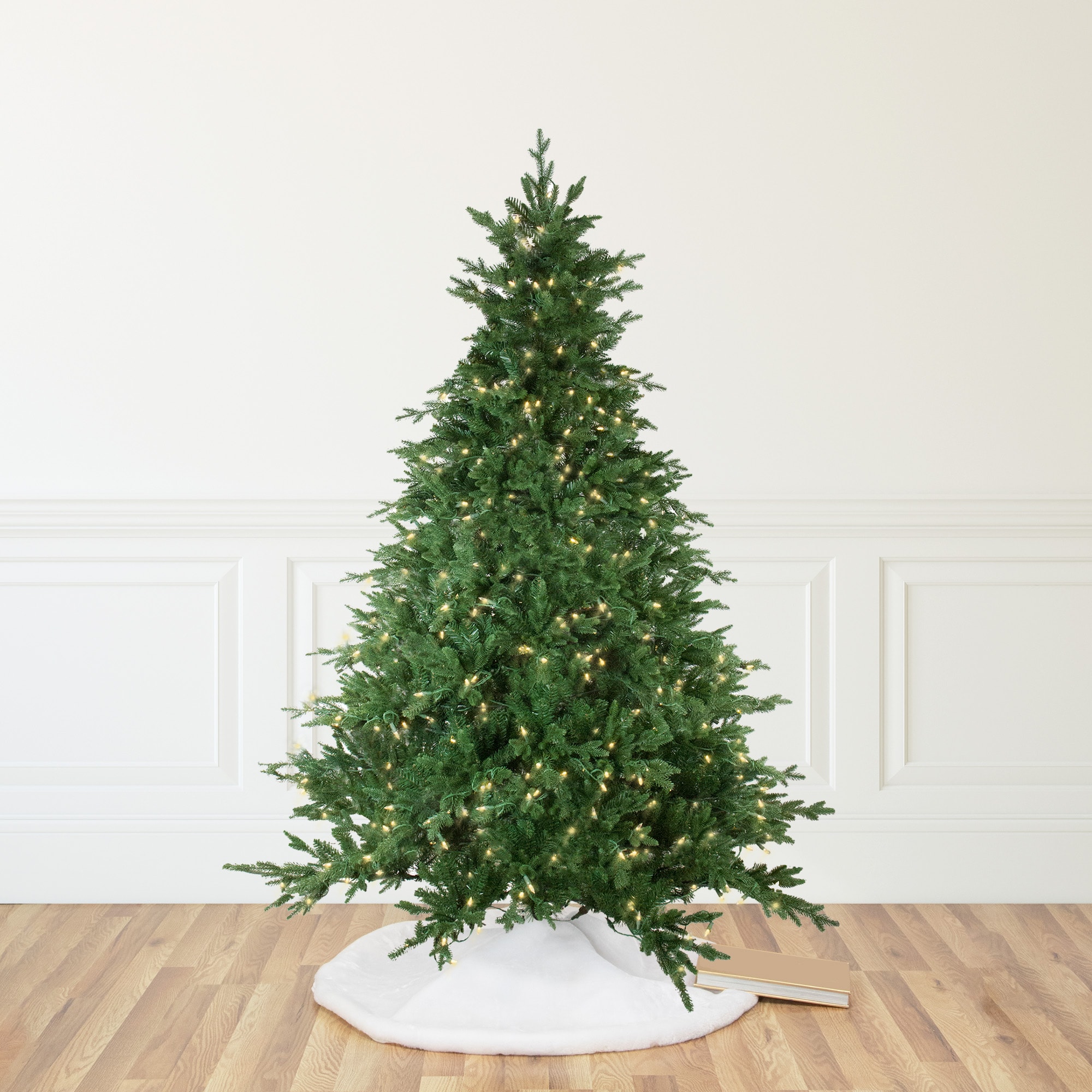 Northlight 32915588 6.5-ft Balsam fir Pre-lit Artificial Christmas Tree with Yellow LED Lights