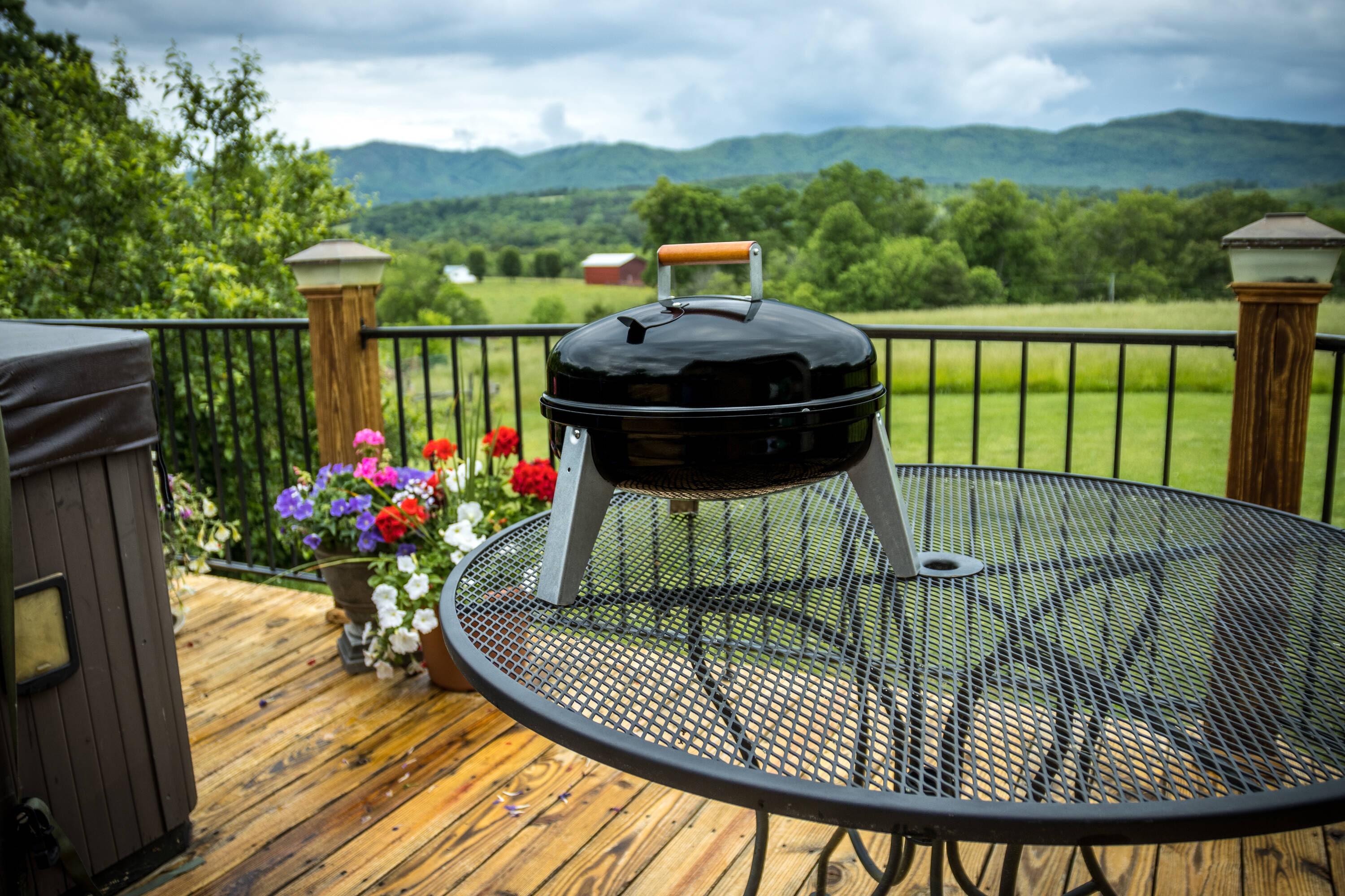 Americana 2010.4.111 Charcoal-Grills - View #5