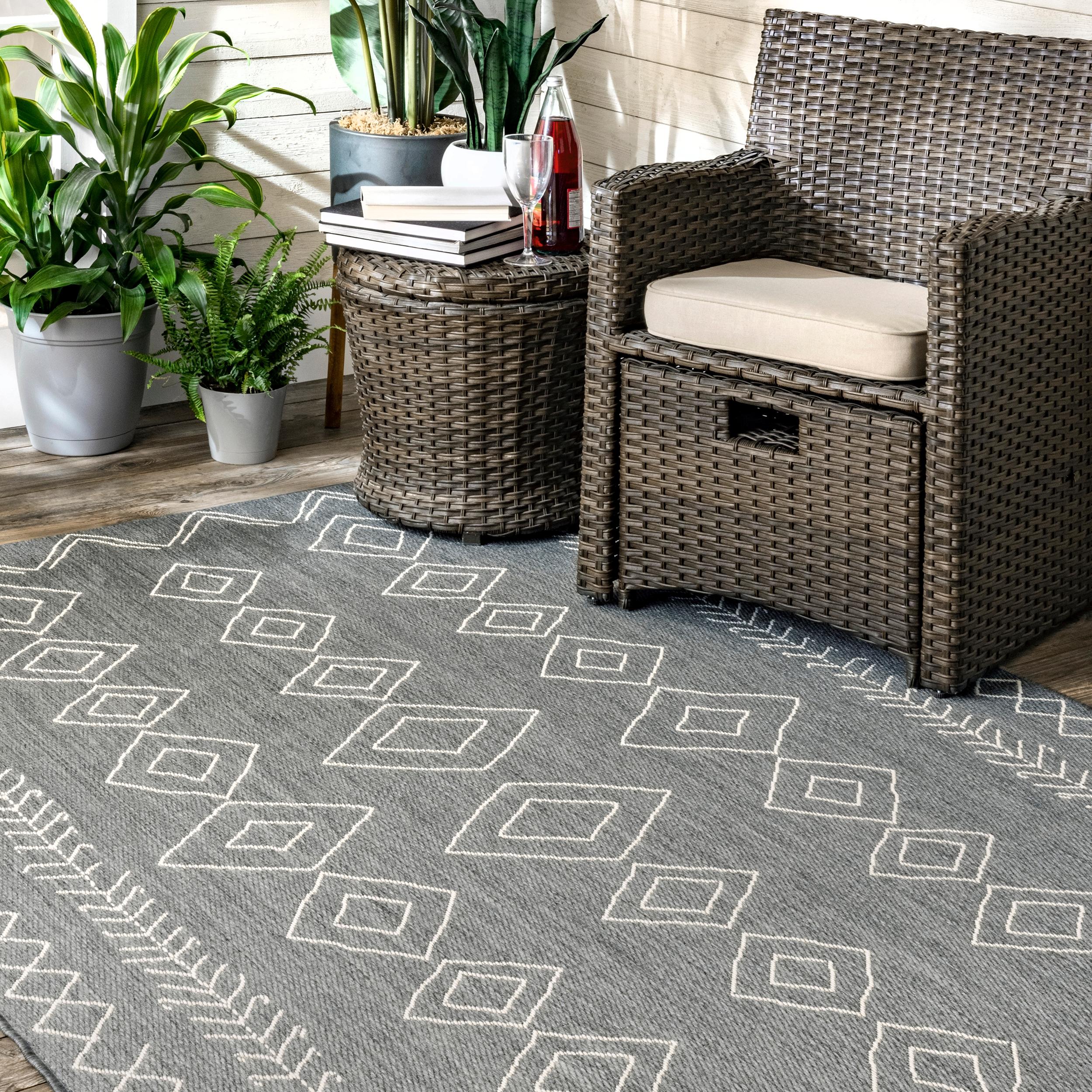 nuLOOM Serna Outdoor Area Rug, 6' 3 x 9