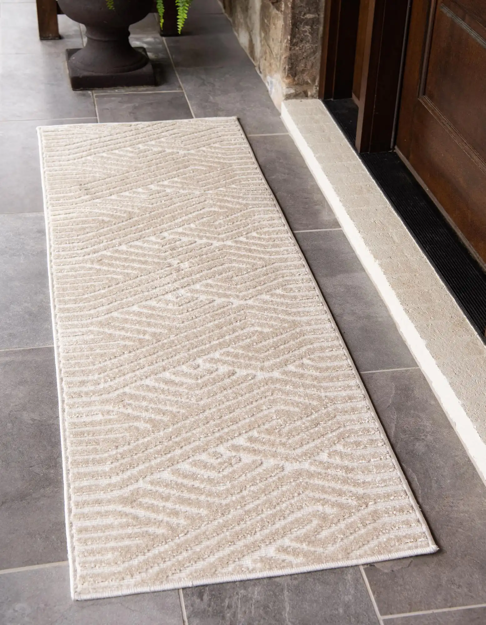 Unique Loom 3146299 Hudson Sabrina Soto Outdoor 2 x 6 (ft) Loomed Polypropylene Beige Rectangular Indoor/Outdoor Geometric French Country Runner rug