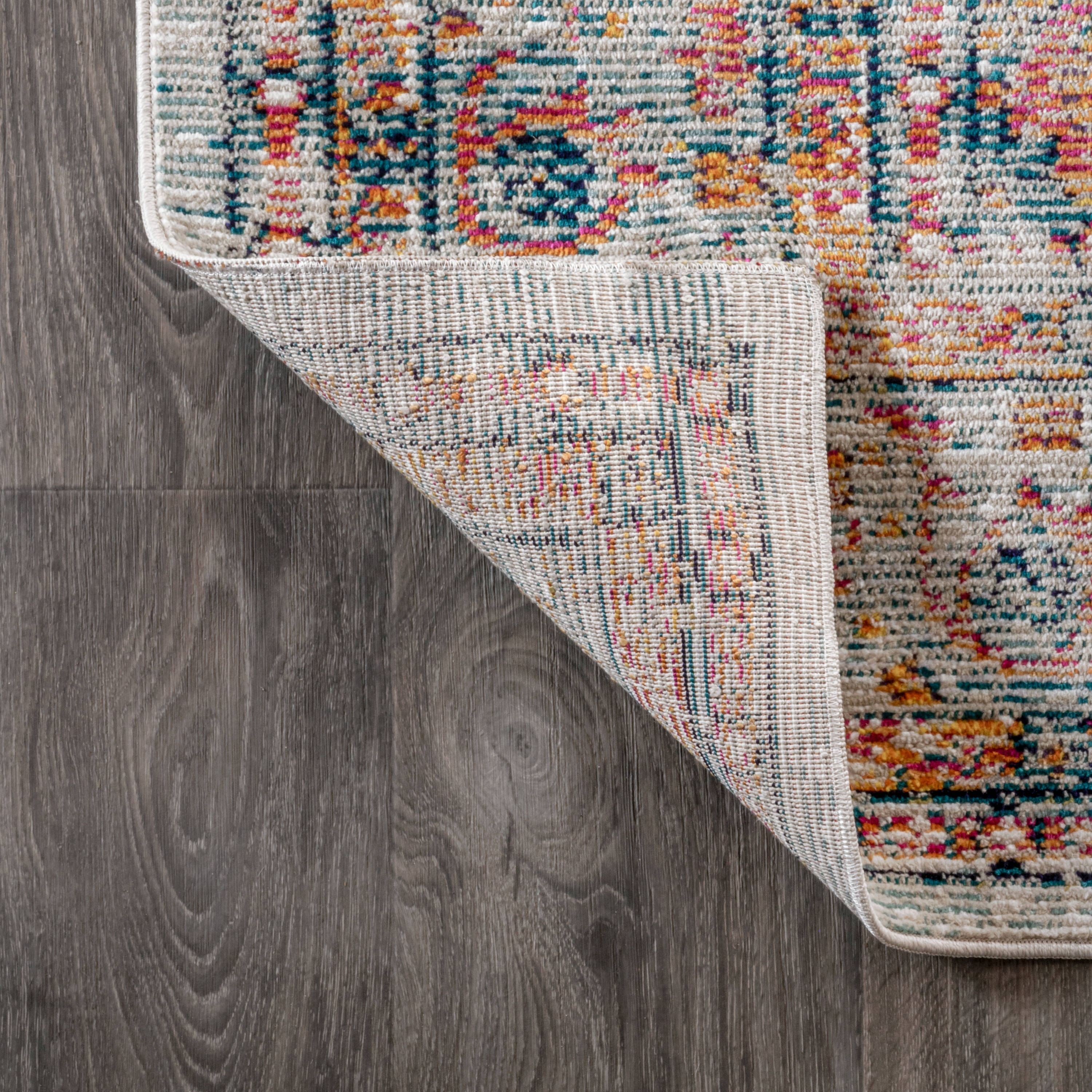 Ivory Coral Medallion 4' x 6' Synthetic Easy-Care Area Rug