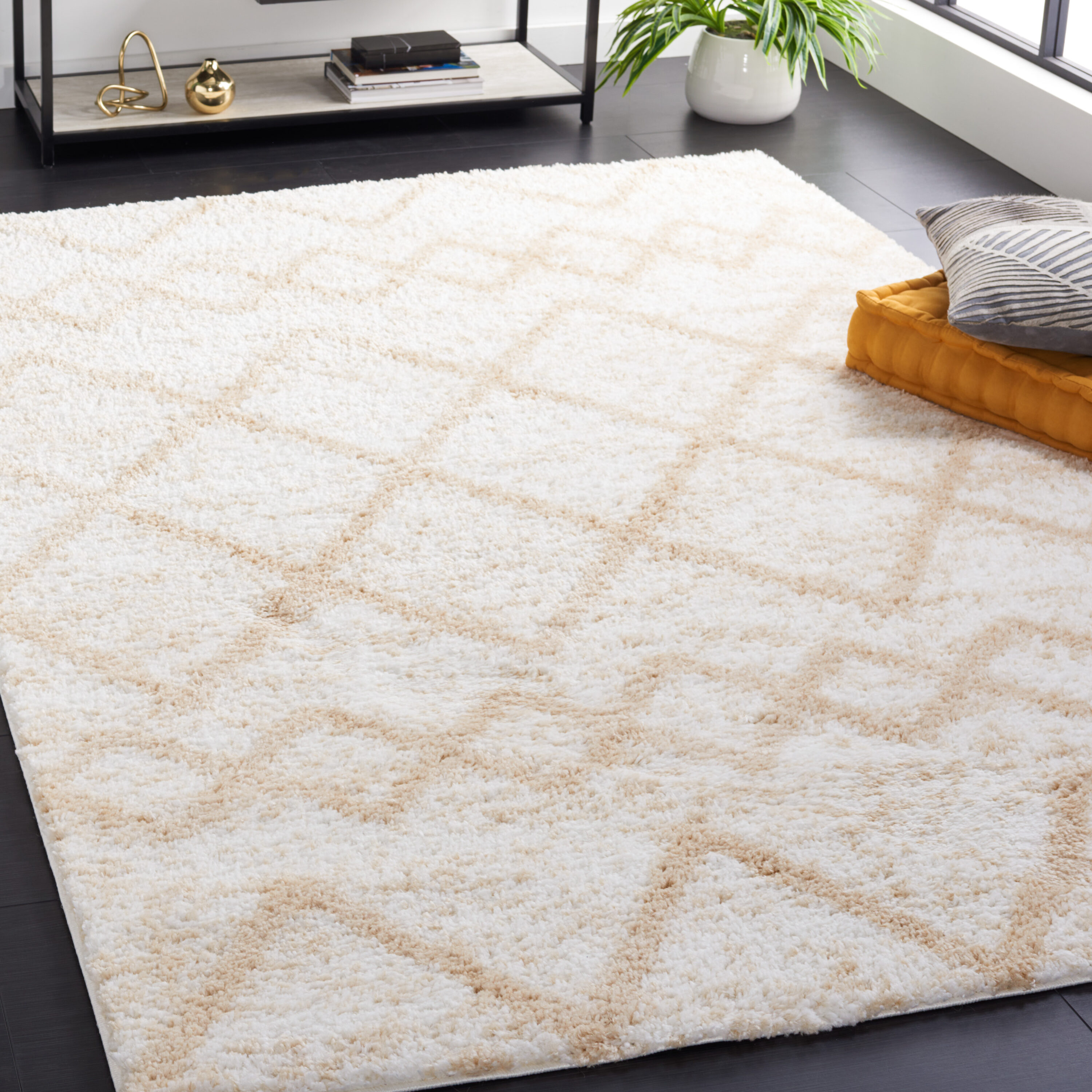 Safavieh BER572A-4 Berber Shag 572A Ivory Beige 4ft-5in x 6ft-5in Small Rectangle Rug