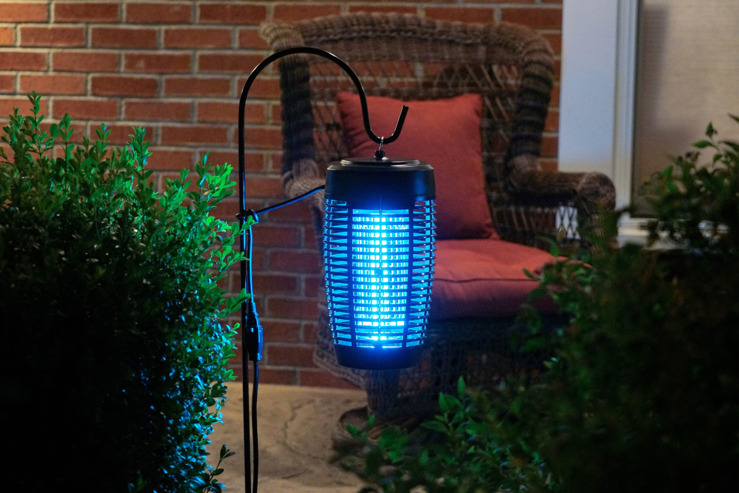 PIC 40W bug zapper Outdoor Insect Trap in the Insect Traps department at