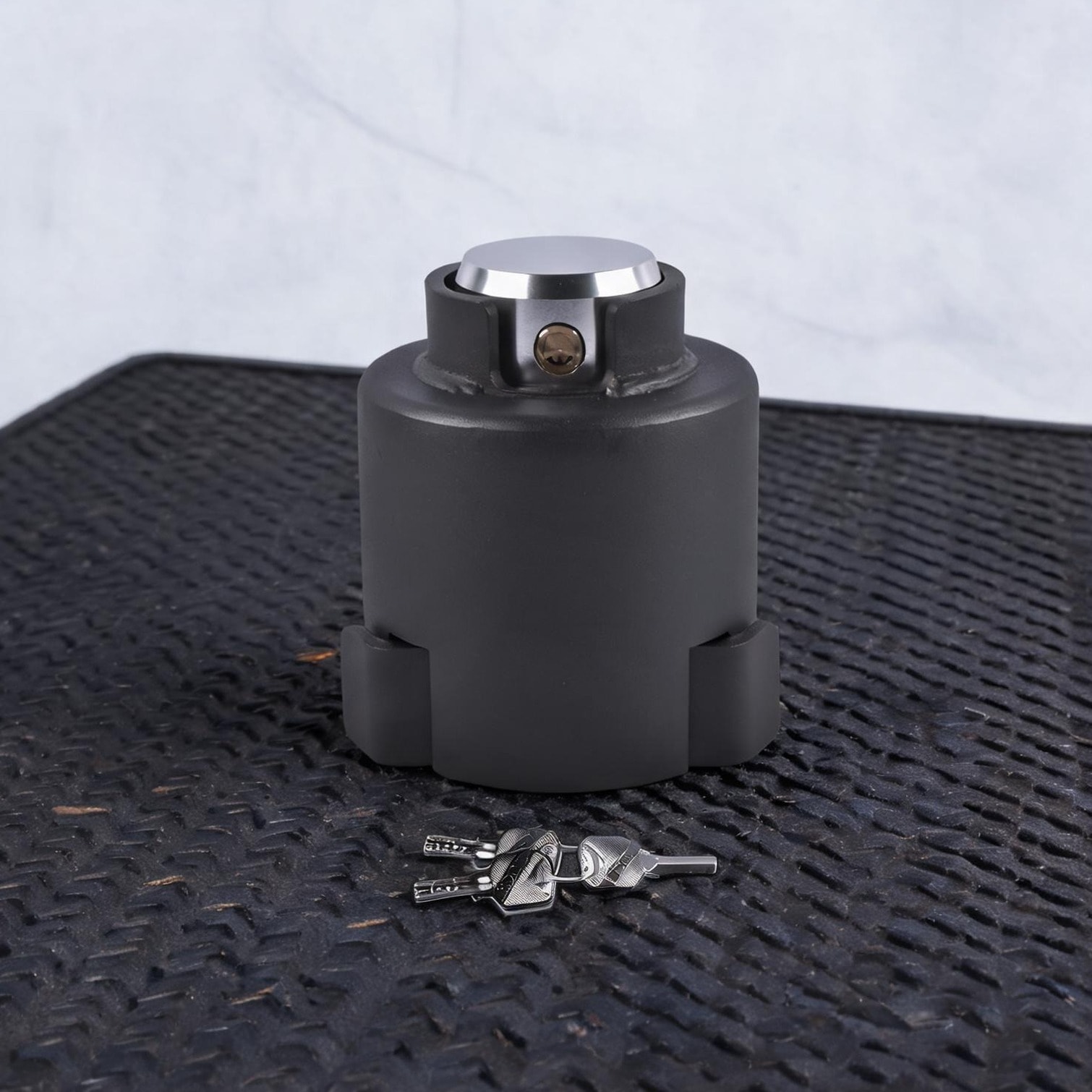 BBabe Carbon steel trailer hitch lock with keyed security for 2-inch couplers