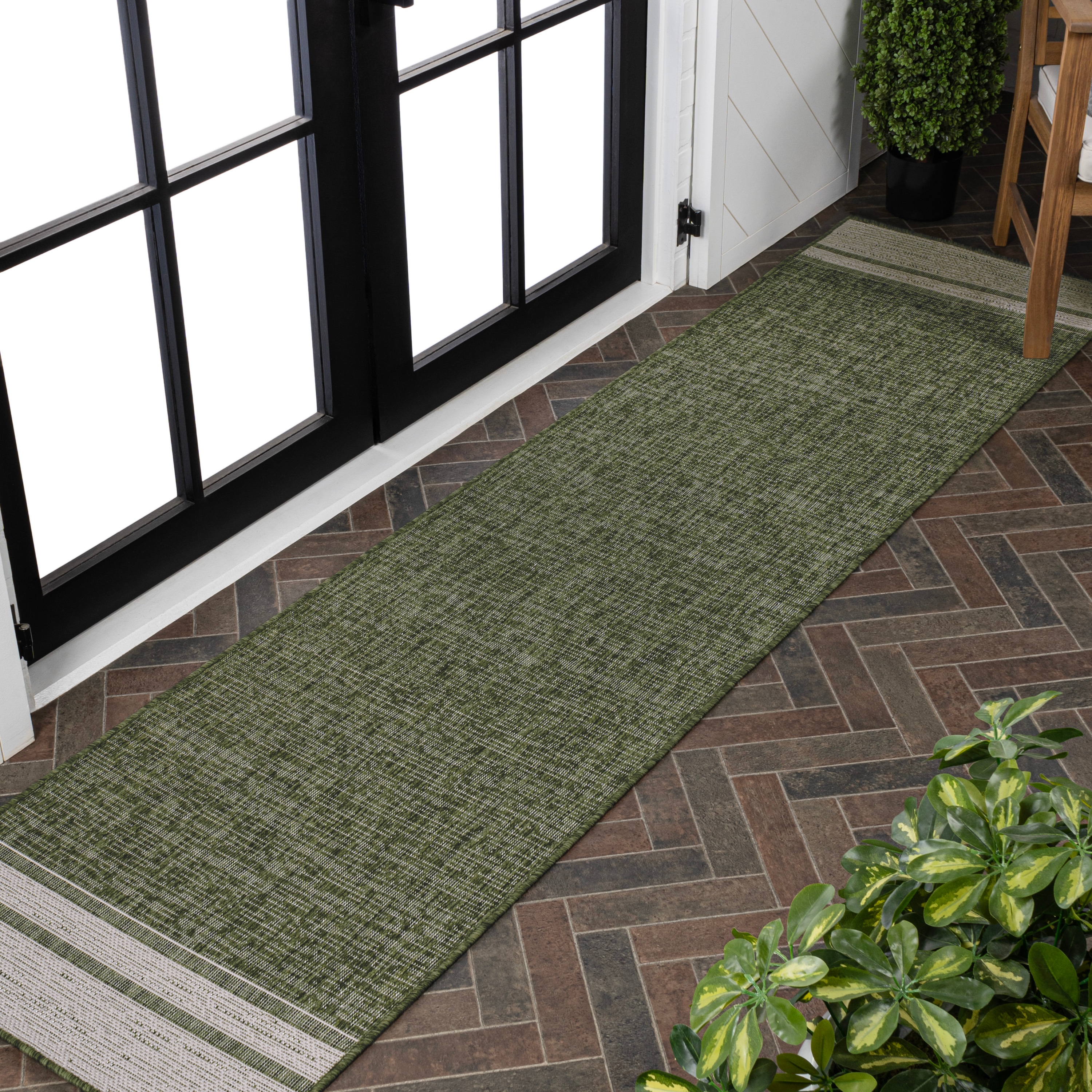 JONATHAN  Y TSN213D-28 TUSCAN SUN Alda Mingled Solid 2 x 8 (ft) Loomed Polypropylene Green/Cream Rectangular Indoor/Outdoor Border Farmhouse/Cottage Runner rug