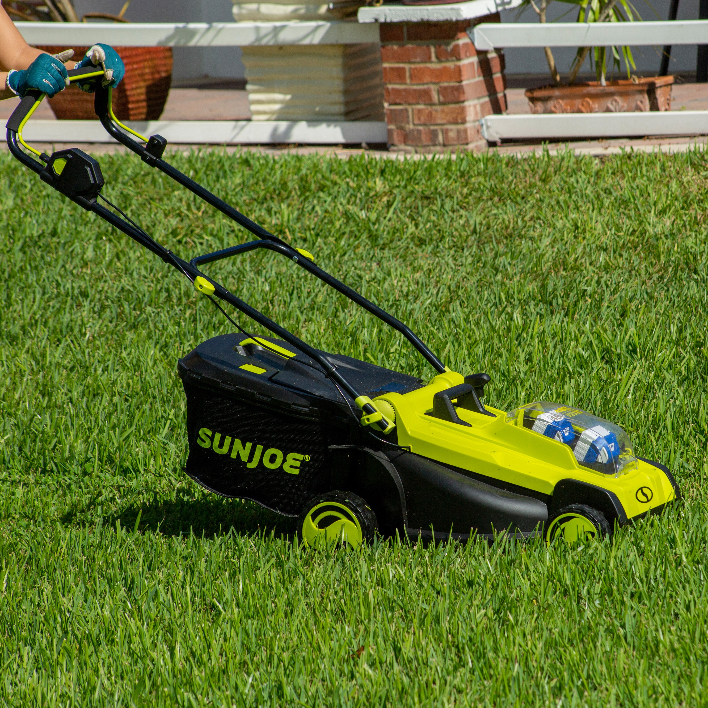 Sun Joe 48V iON 17 In Cordless Mulching Lawn Mower w/Grass Catcher