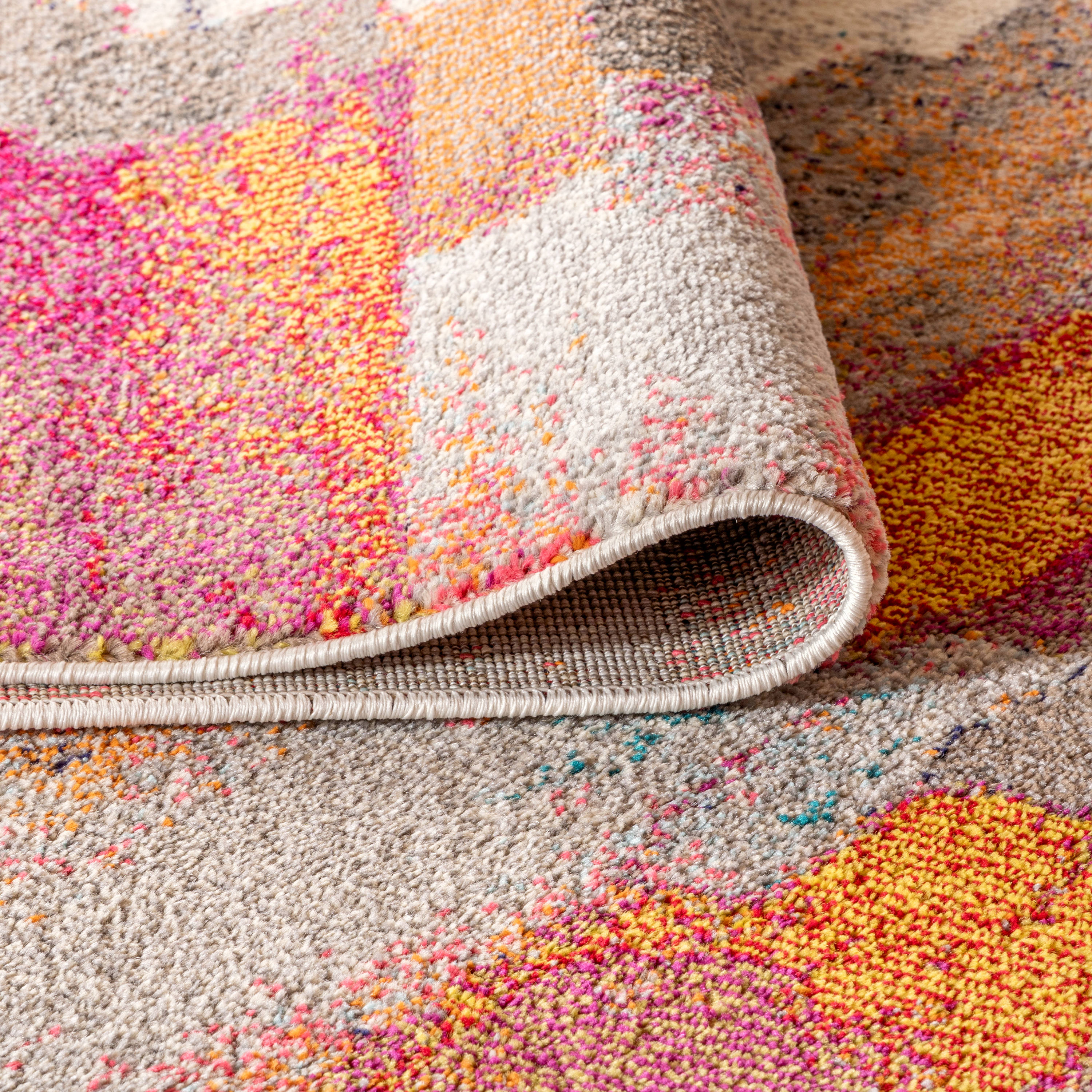 Abstract Impressionist Ivory/Pink Synthetic 4' x 6' Area Rug