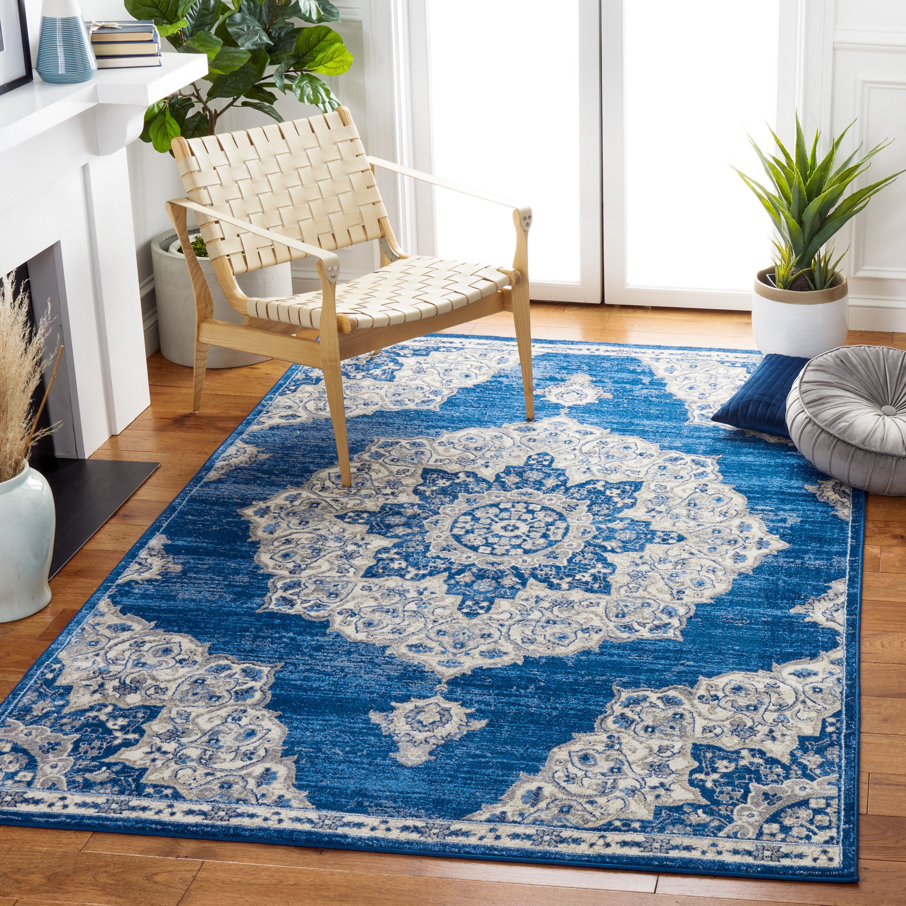 Safavieh BNT802P-3 Brentwood Coral 3 x 5 (ft) Loomed Polypropylene Navy/Ivory Rectangular Indoor Distressed/Overdyed Vintage Area rug