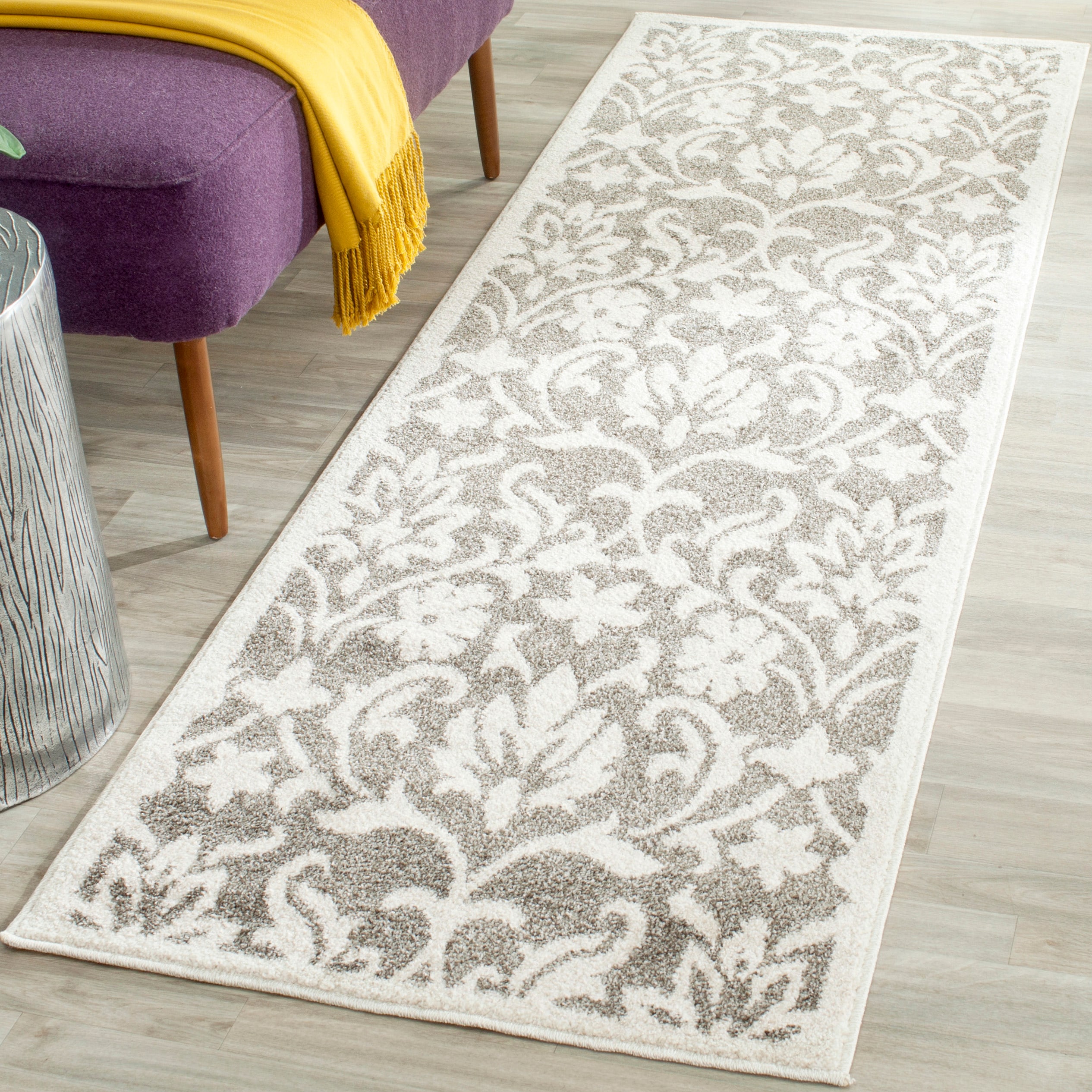 Safavieh AMT424R-27 Amherst Bouquet 2 x 7 (ft) Loomed Synthetic Dark Gray/Beige Rectangular Indoor Floral/Botanical Runner rug