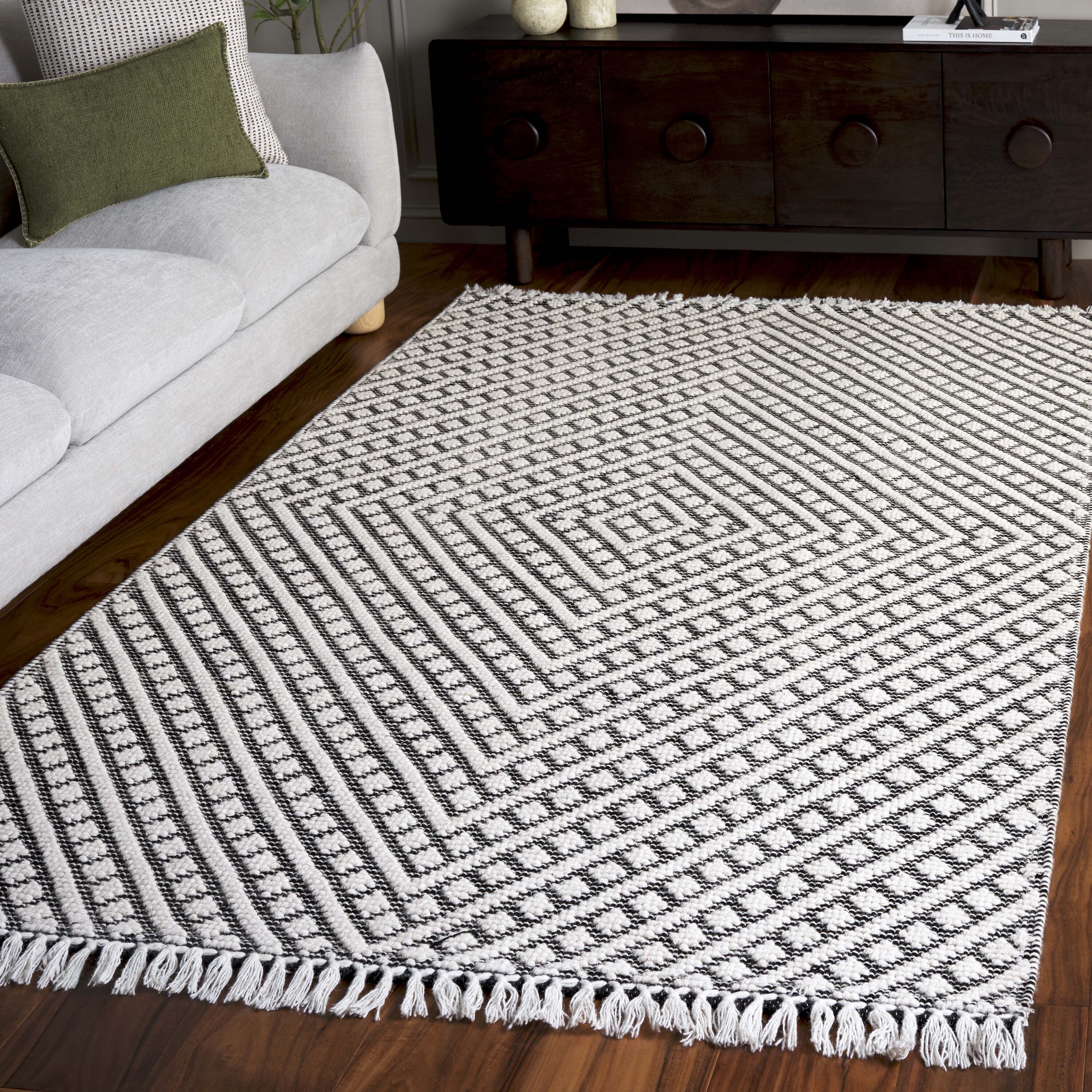  Natura 357 Ivory/Black Contemporary 5ft x 8ft Medium Rectangle Rug