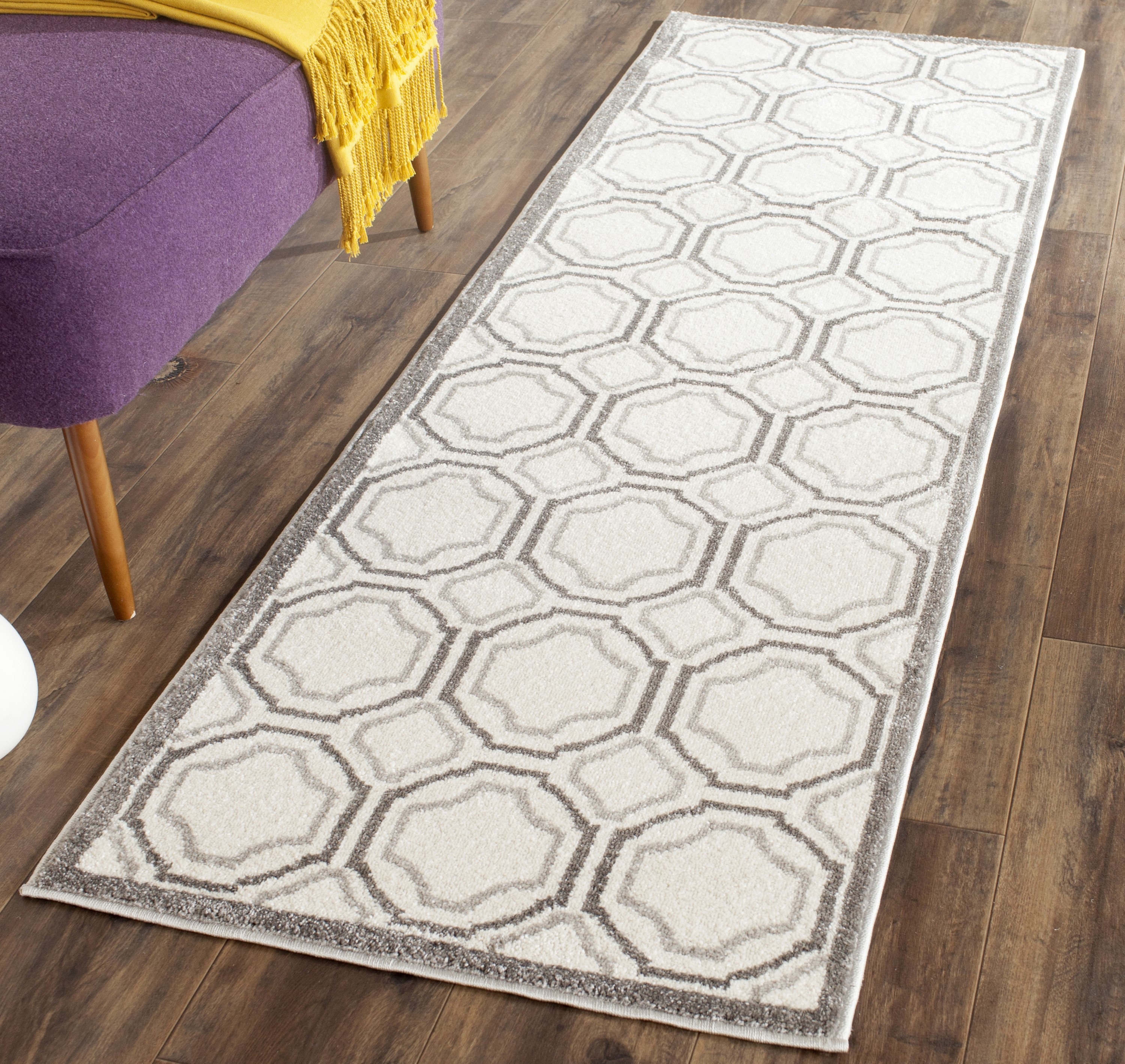 Safavieh AMT411E-29 Amherst Mosaic 2 x 9 (ft) Loomed Synthetic Ivory/Light Gray Rectangular Indoor/Outdoor Geometric Runner rug