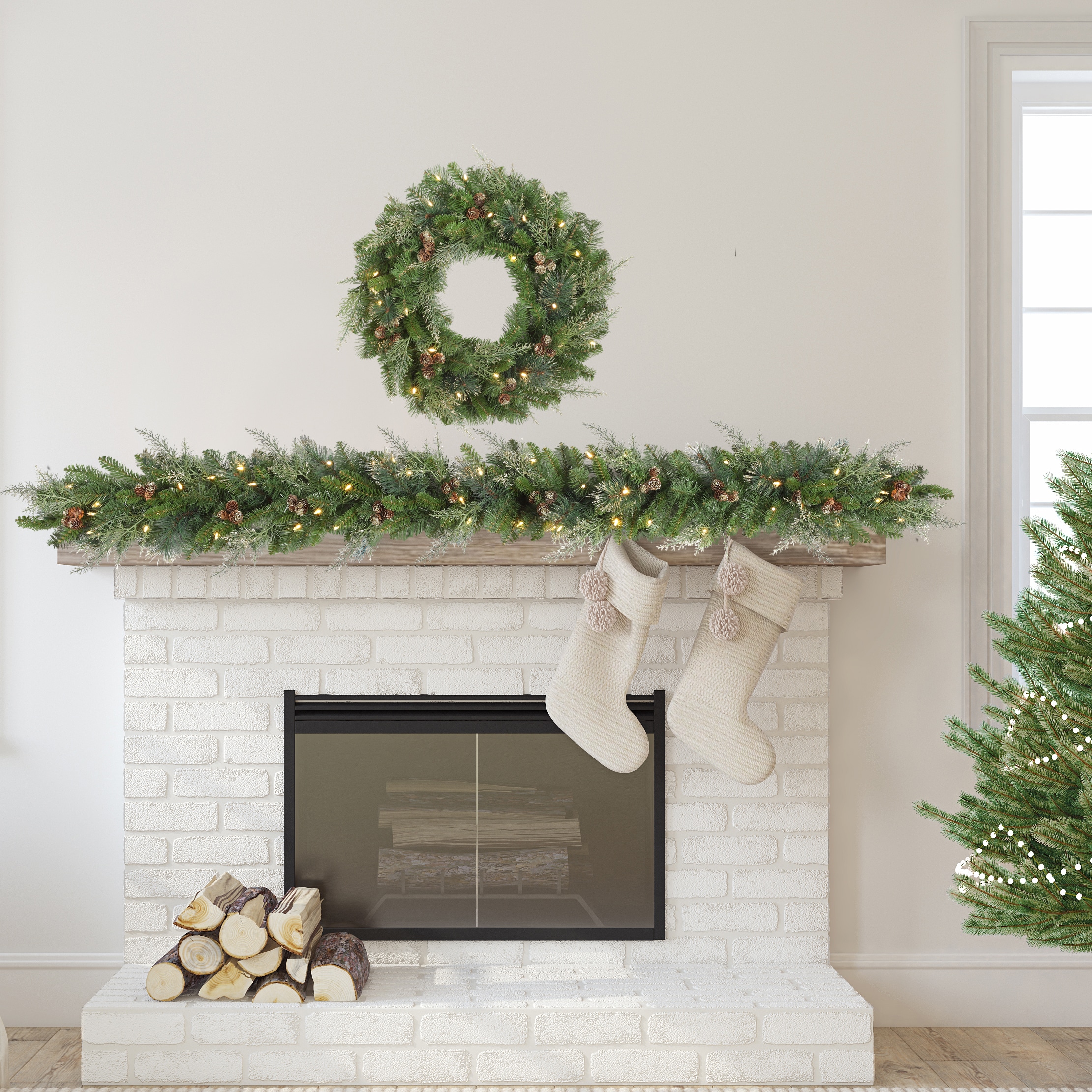 24 Inch Pre-Lit Pine Christmas Wreath with Pinecones and LED Lights