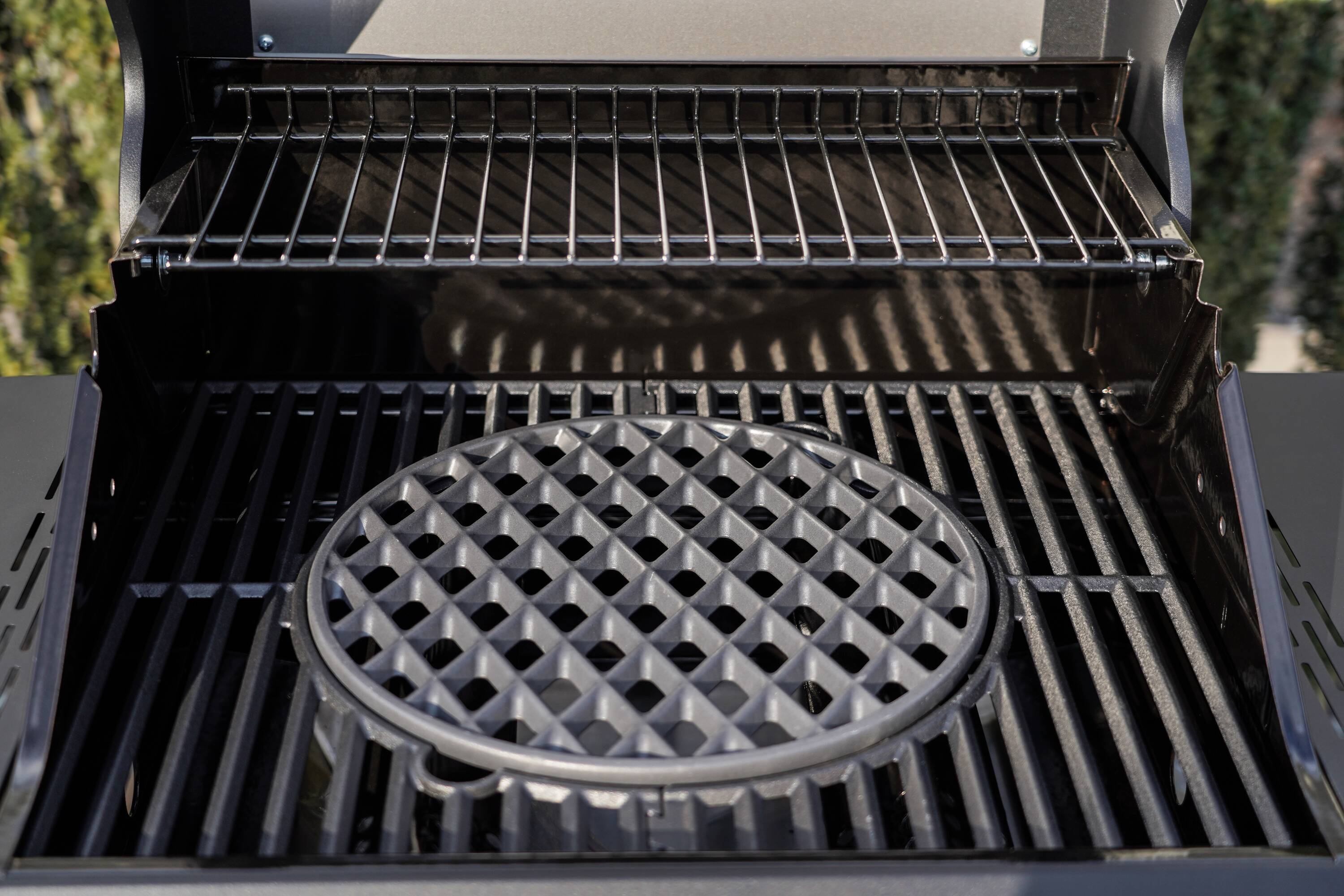 Monument A201 Gas-Grill-Cookgrates-Warmracks - View #7