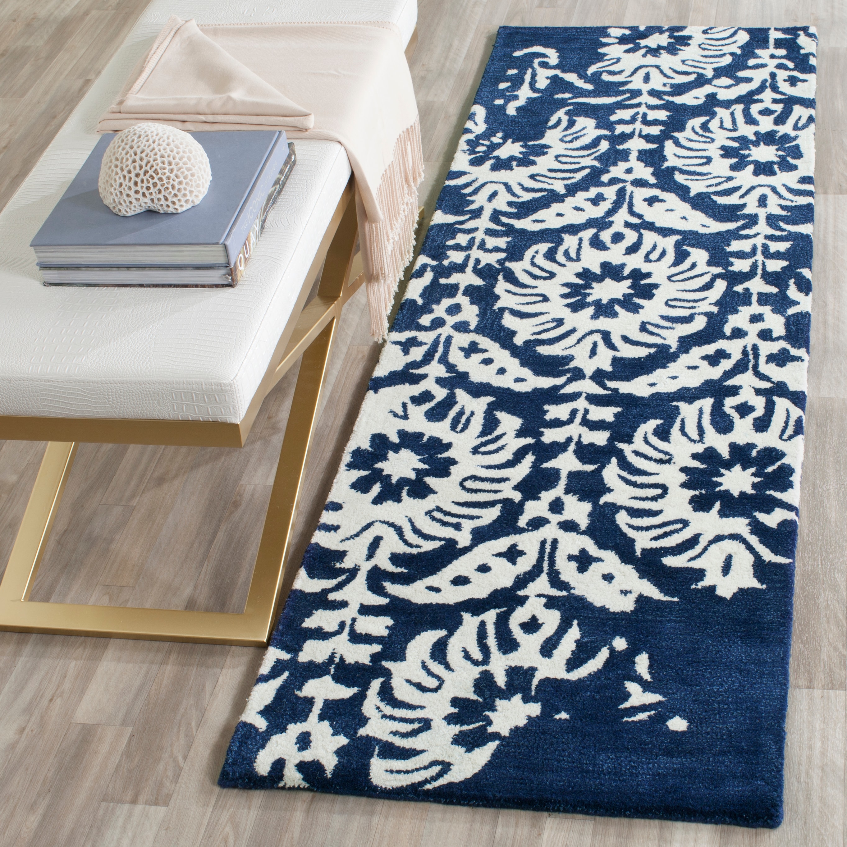 Safavieh BEL125D-27 Bella Canna 2 x 7 (ft) Tufted Wool Navy/Ivory Rectangular Indoor Distressed/Overdyed Farmhouse/Cottage Runner rug