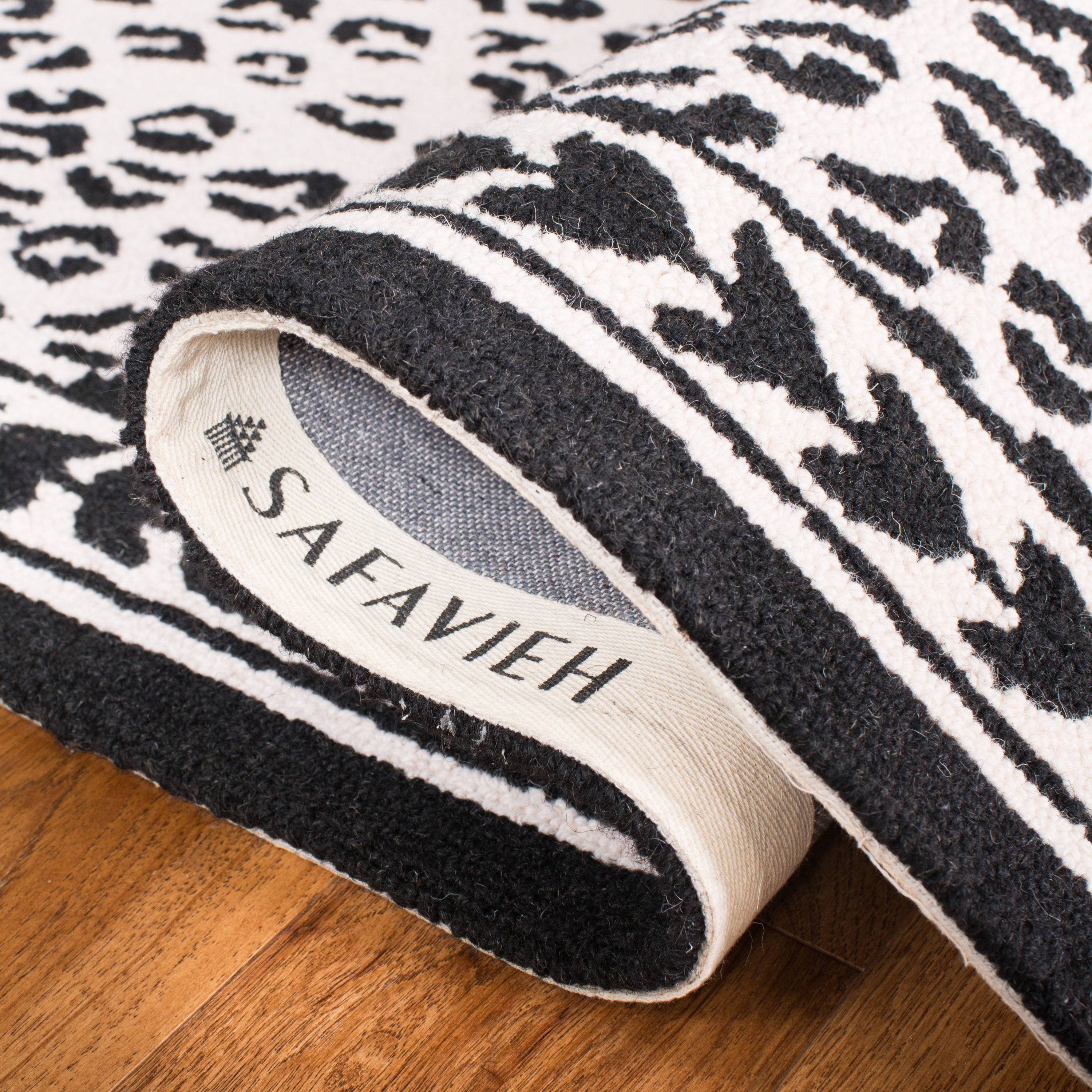 Safavieh HK15C-5OV rugs - View #4