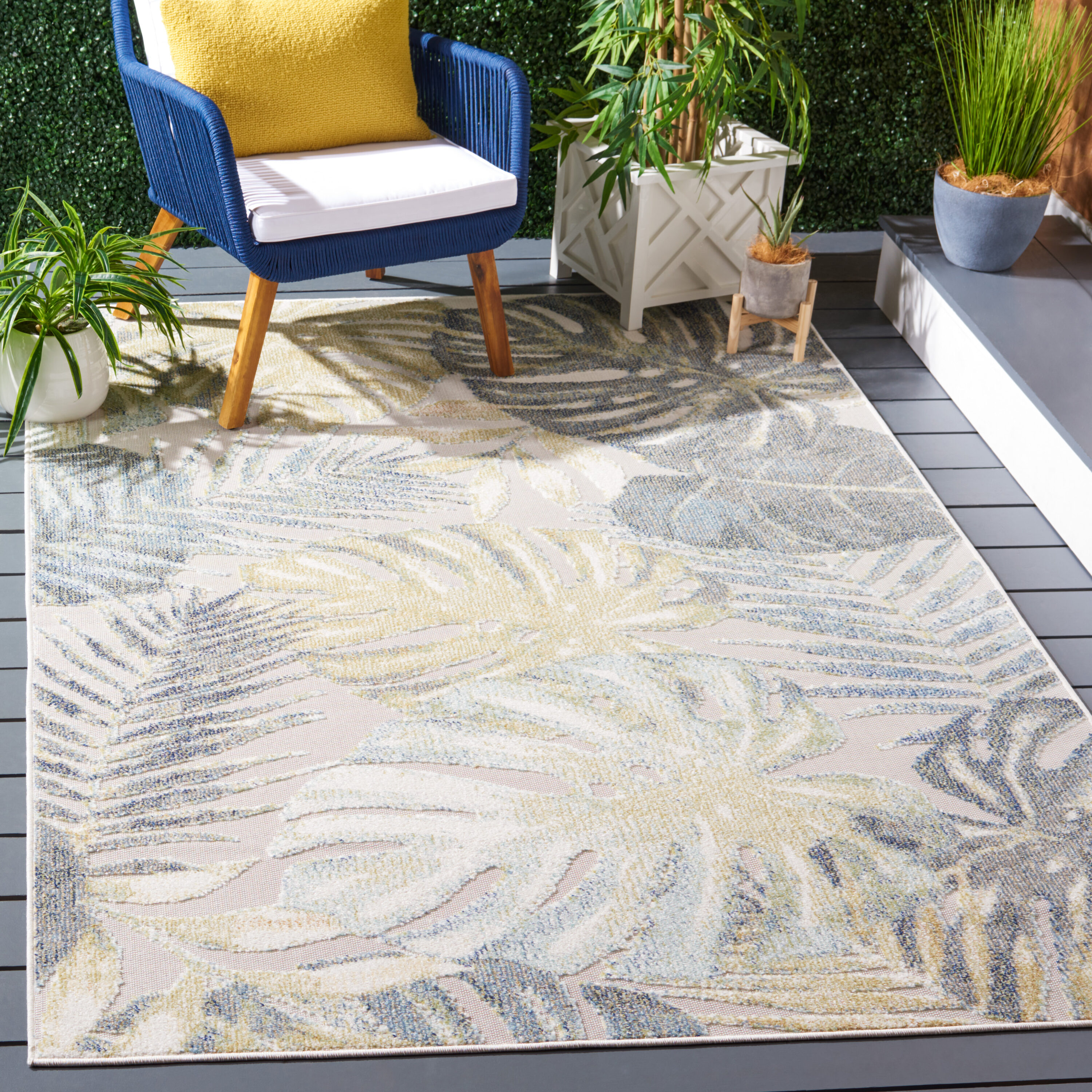 Safavieh SAR112X-4 Sarasota 4 x 6 (ft) Loomed Polypropylene Light Green/Ivory Rectangular Outdoor Floral/Botanical Mid-Century Modern Area rug