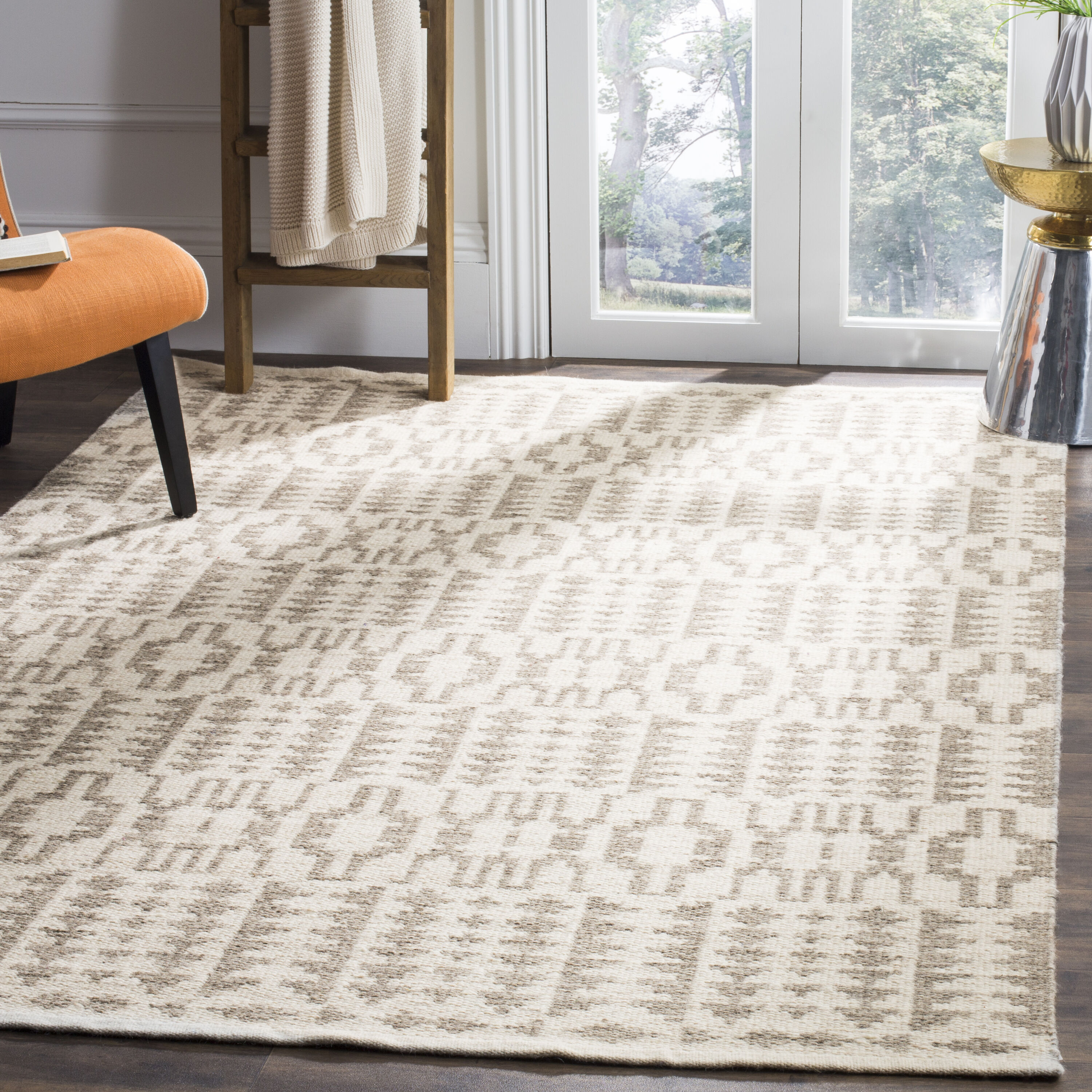 Nomadic Essence Hand-Woven Gray Geometric Wool Area Rug 4' x 6'