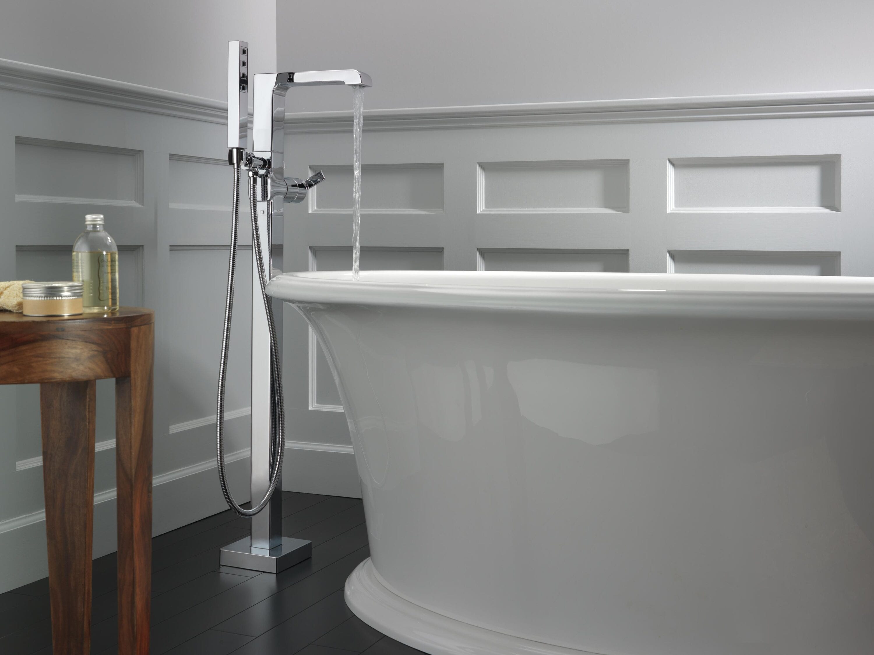 Delta T4767-FL Roman-Tub-Faucets - View #2