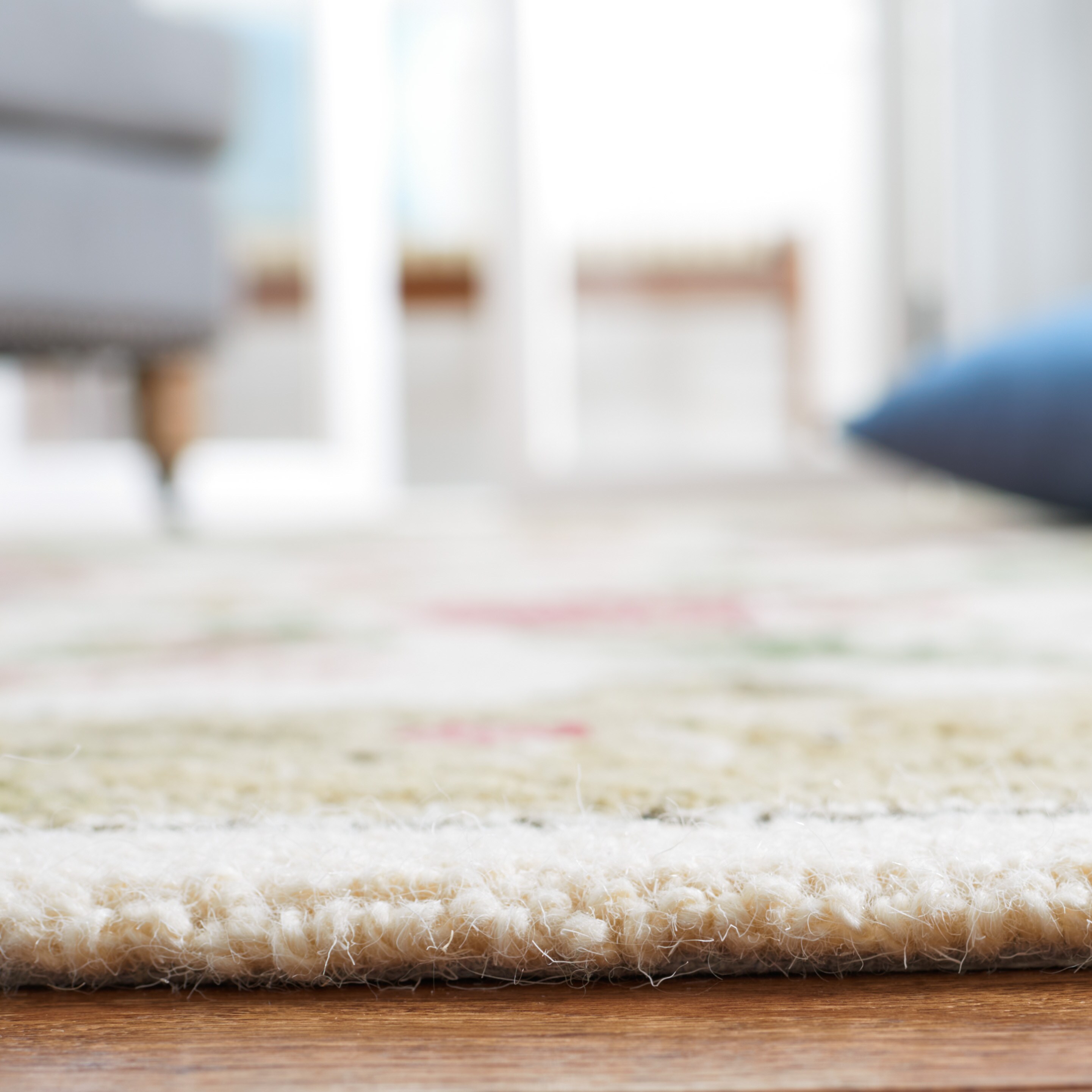 Ivory Floral Elegance Hand-Knotted Wool Round Rug, 3' Diameter