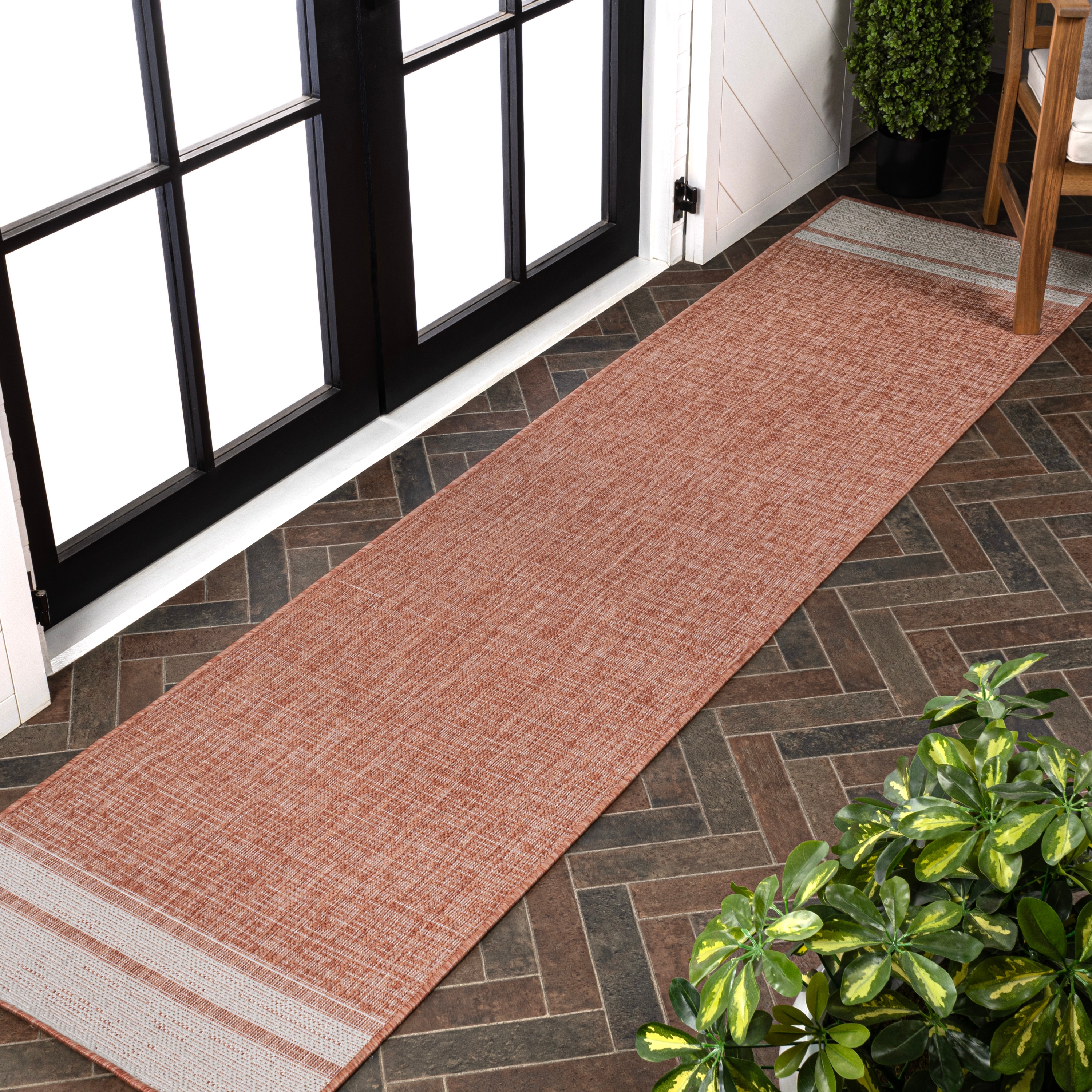 JONATHAN  Y TSN213B-28 TUSCAN SUN Alda Mingled Solid 2 x 8 (ft) Loomed Polypropylene Salmon/Cream Rectangular Indoor/Outdoor Border Farmhouse/Cottage Runner rug