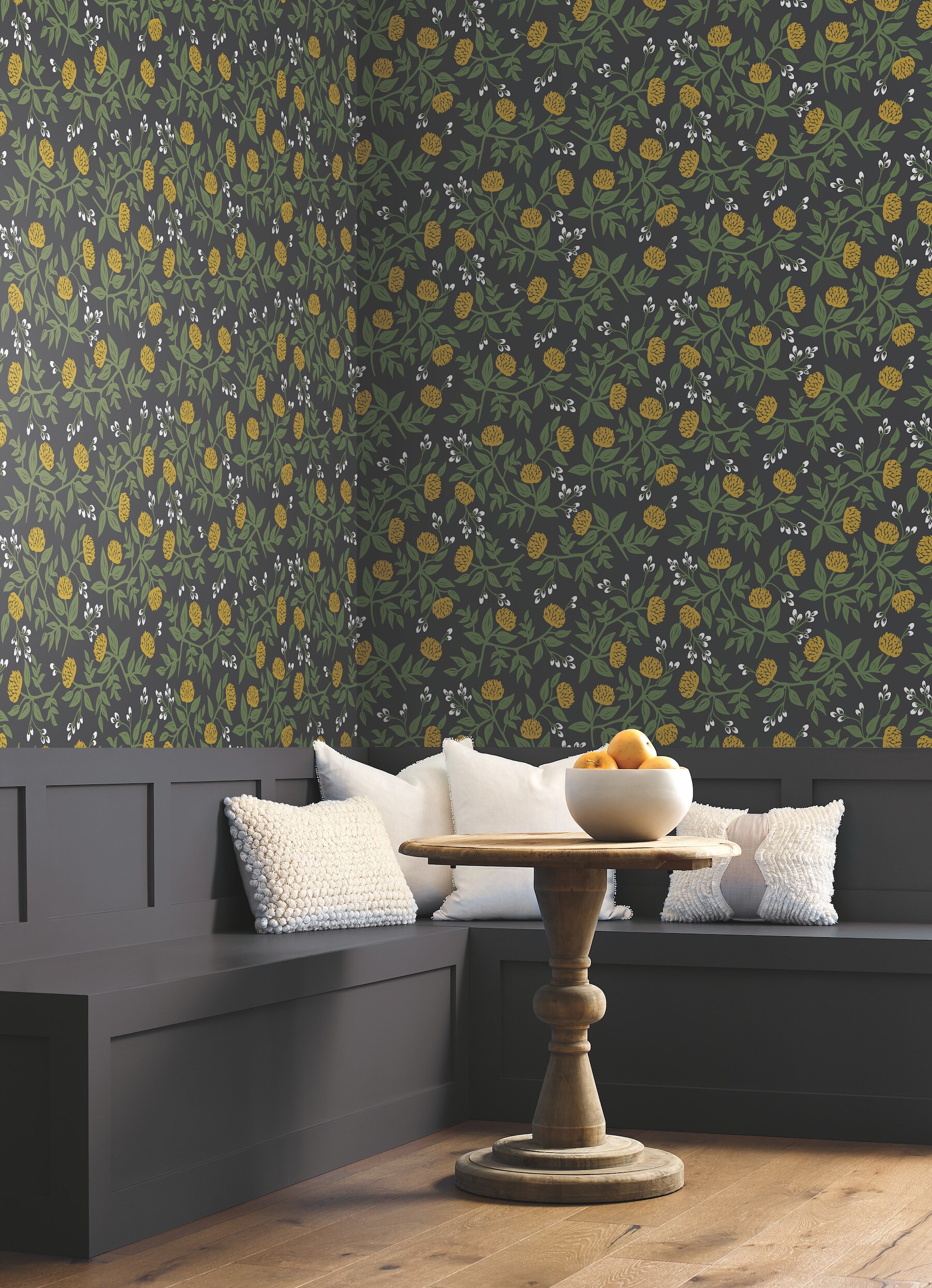 Rifle Paper RI5151 Black and Gold Peonies Wallpaper