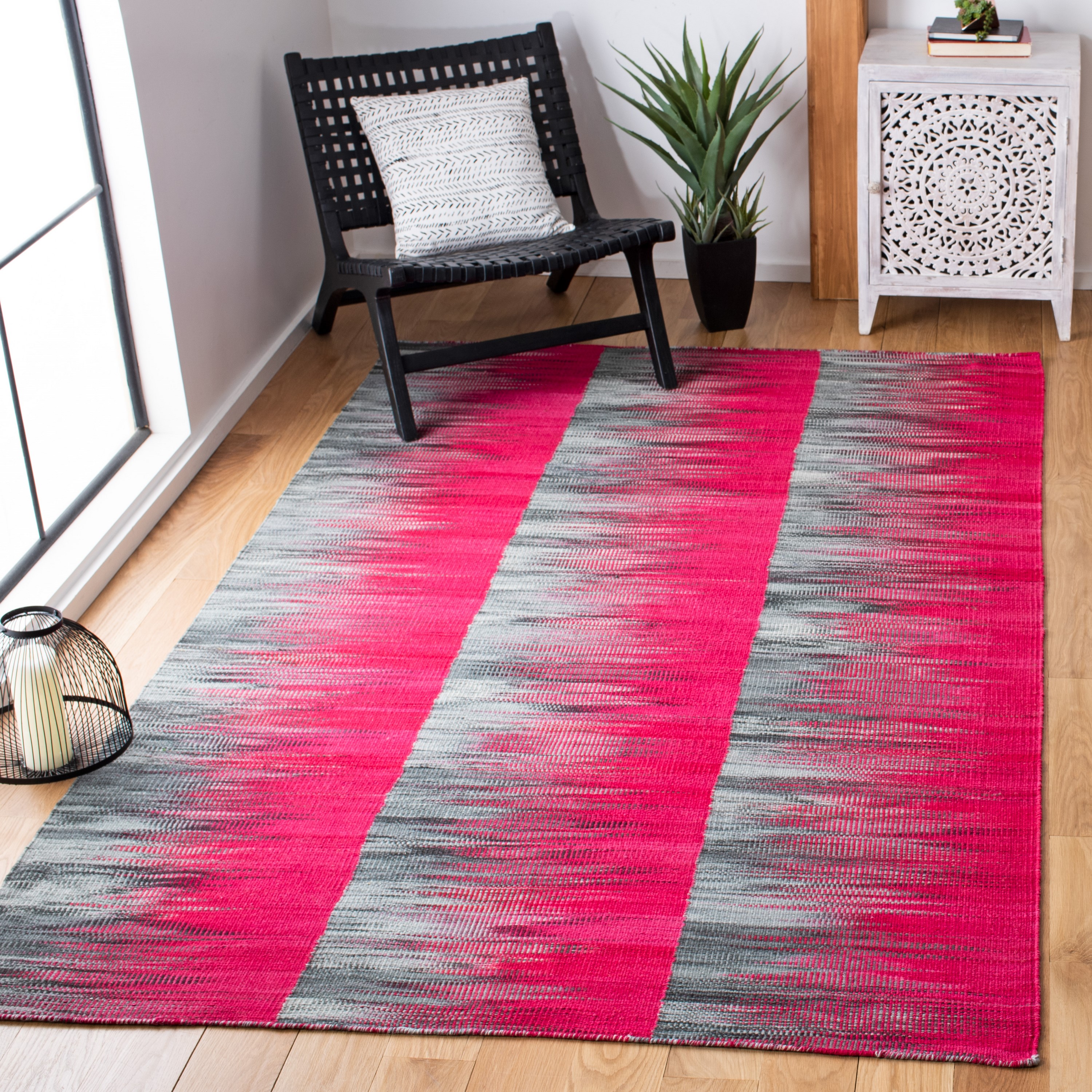 Safavieh KLM819D-4 Kilim Ceret 4 x 6 (ft) Wool Fuchsia/Charcoal Rectangular Indoor Abstract Oriental Area rug