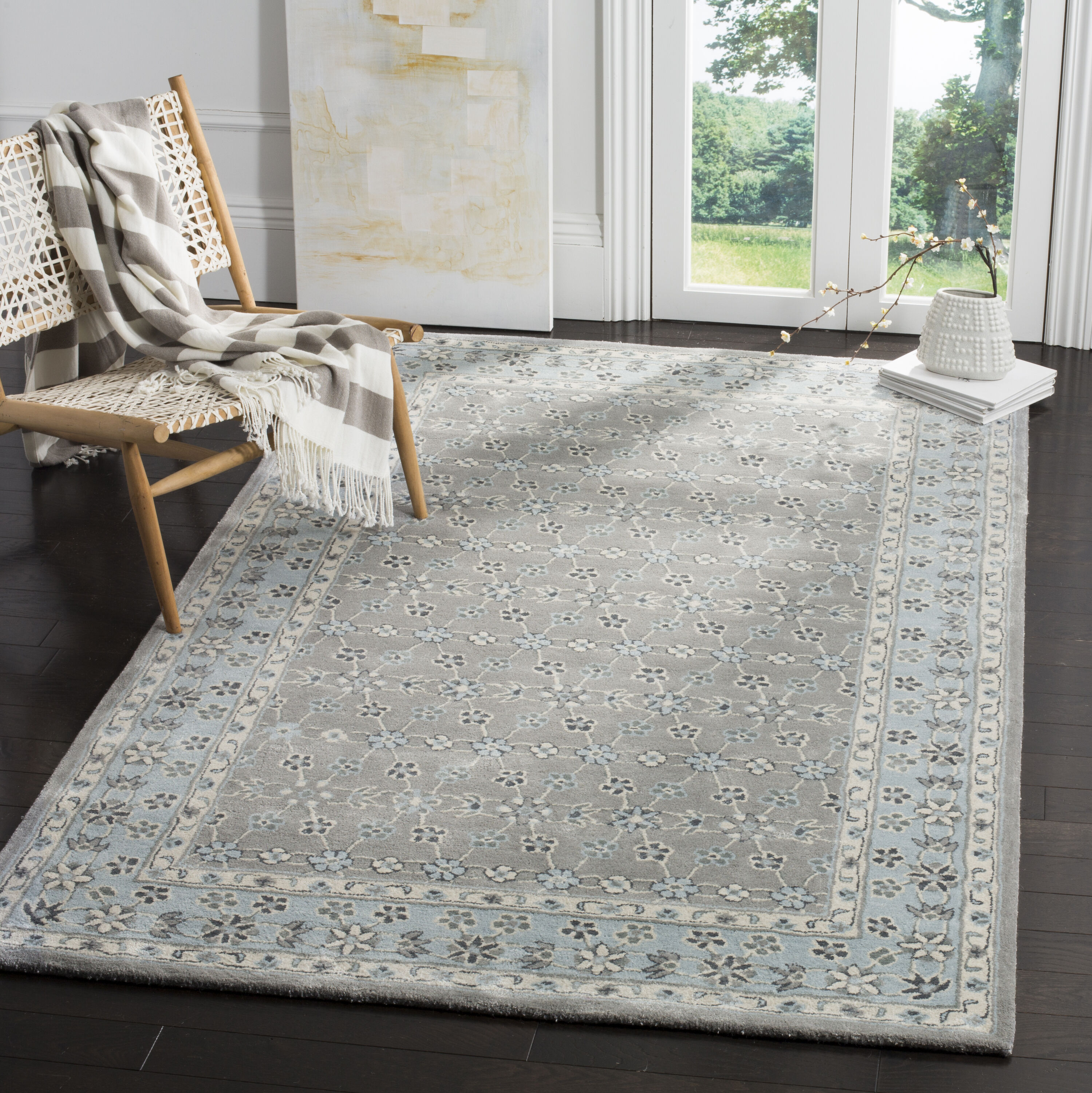 Safavieh BEL932A-24 Bella Kerash 3 x 4 (ft) Tufted Synthetic Silver/Light Blue Rectangular Indoor Floral/Botanical Farmhouse/Cottage Throw rug