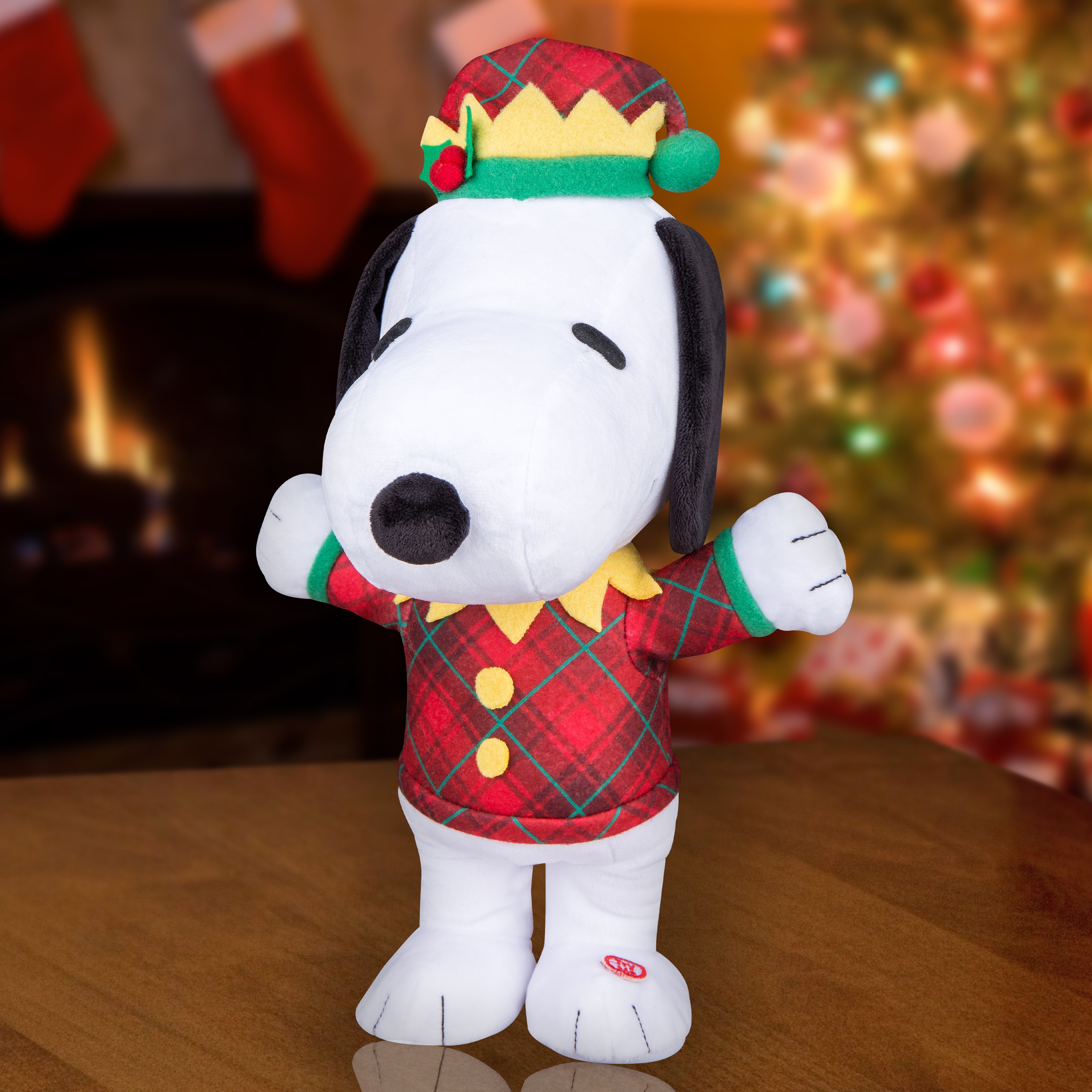 Charlie Brown and Snoopy animated lit musical plush. buy Need battery