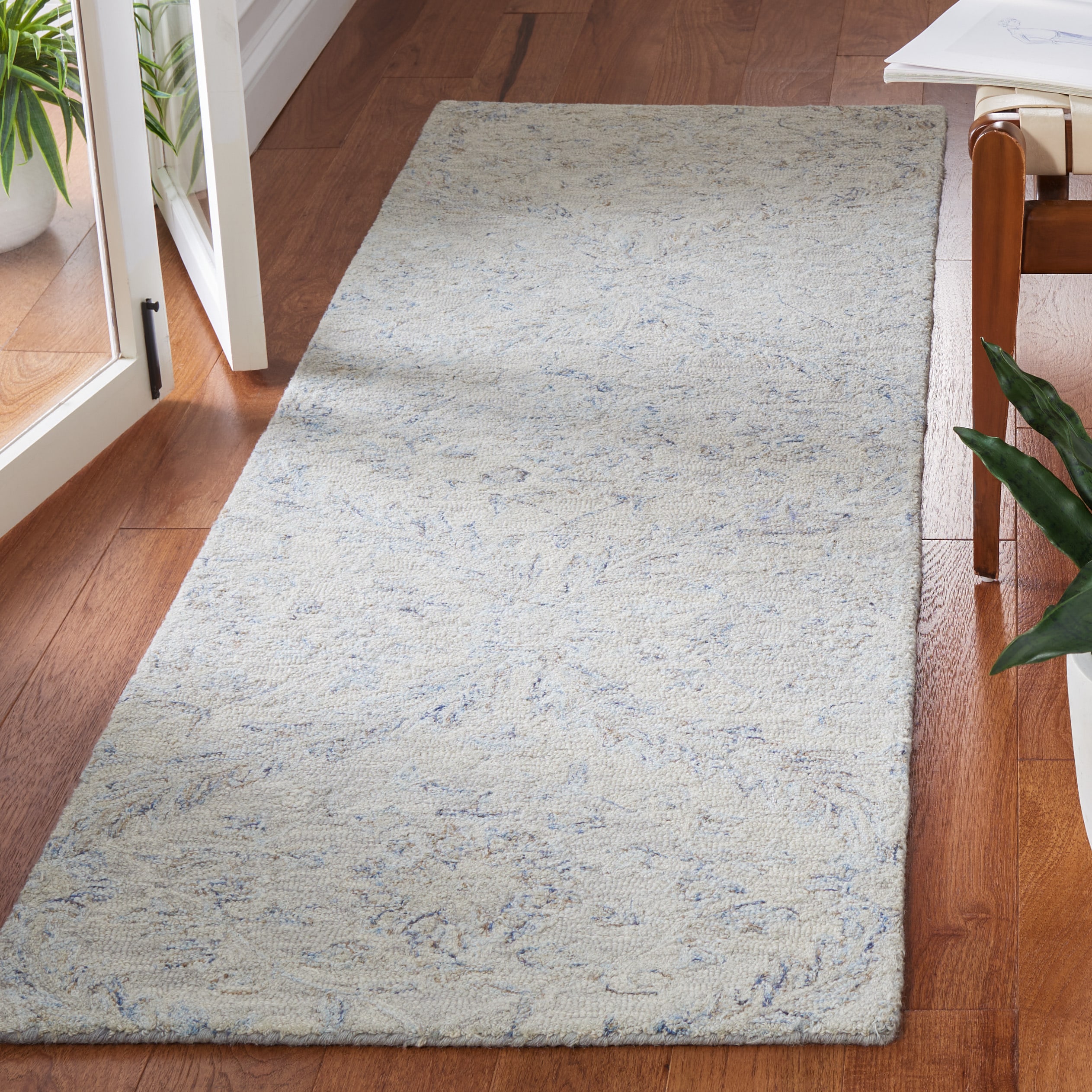 Handmade Gray Wool Tufted Non-slip Rug, 27" x 7"
