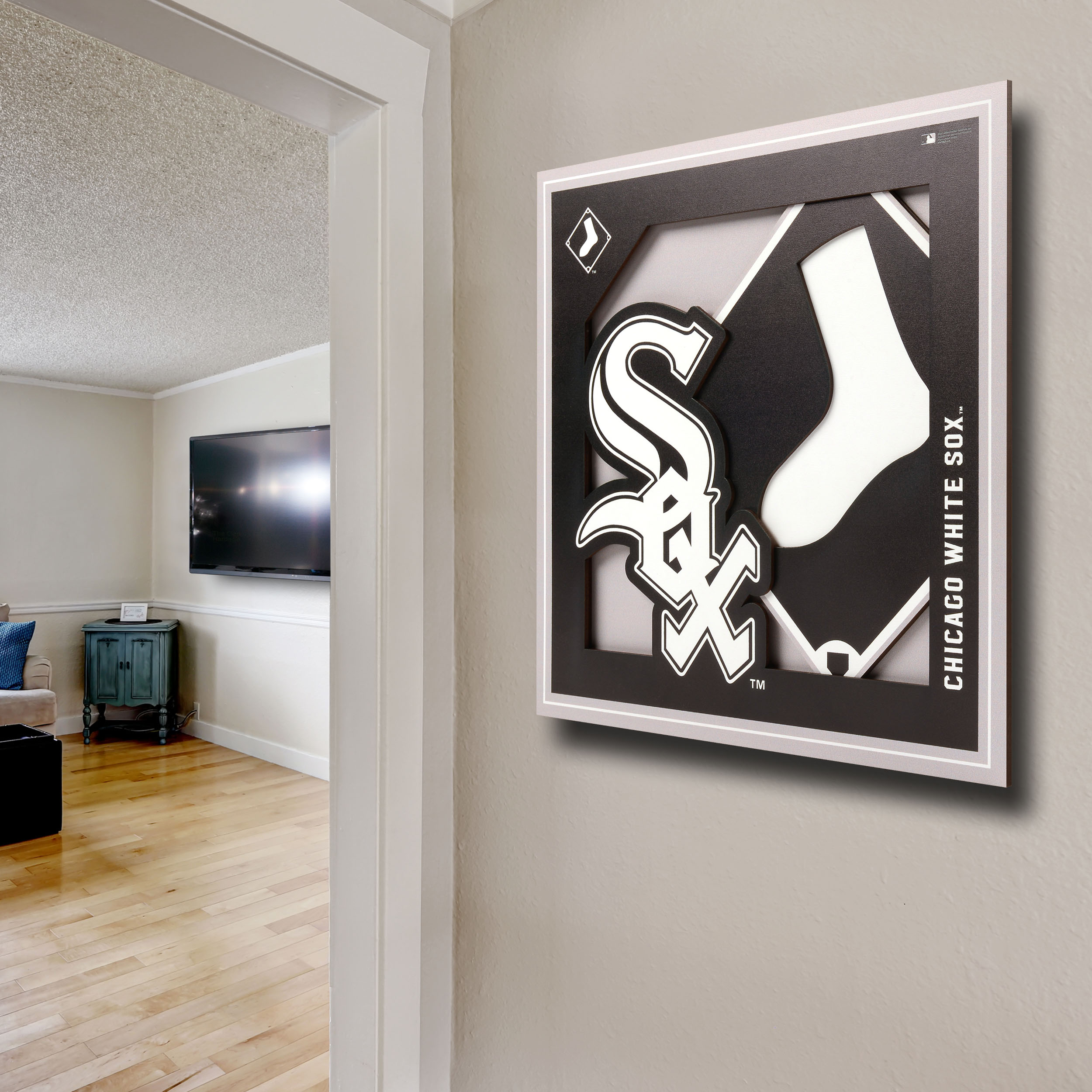 Fan Creations MLB Chicago White Sox 24 in. Distressed Wooden Wall