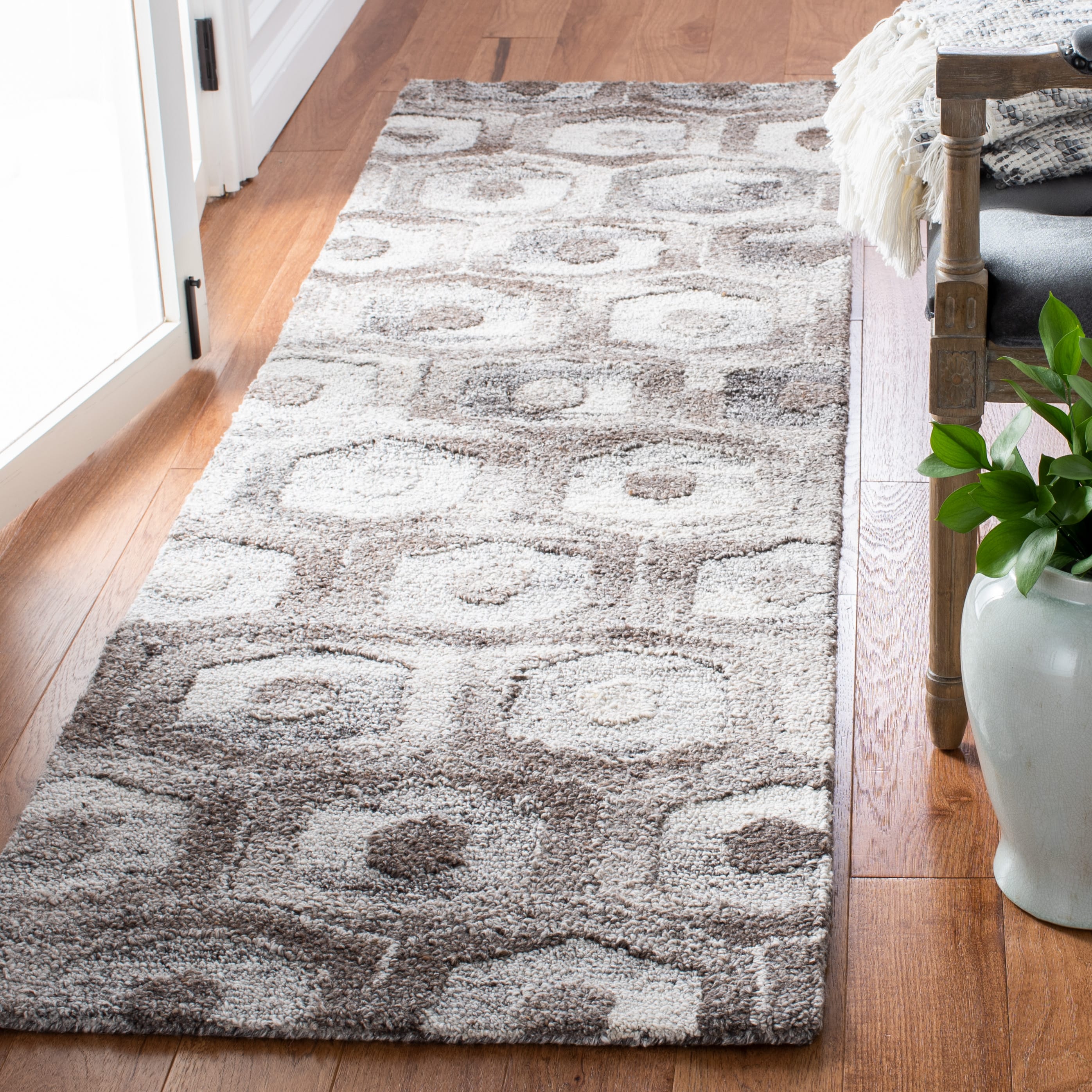 Abstract 632 Gray/Beige Contemporary 2ft-3in x 8ft Runner Rug