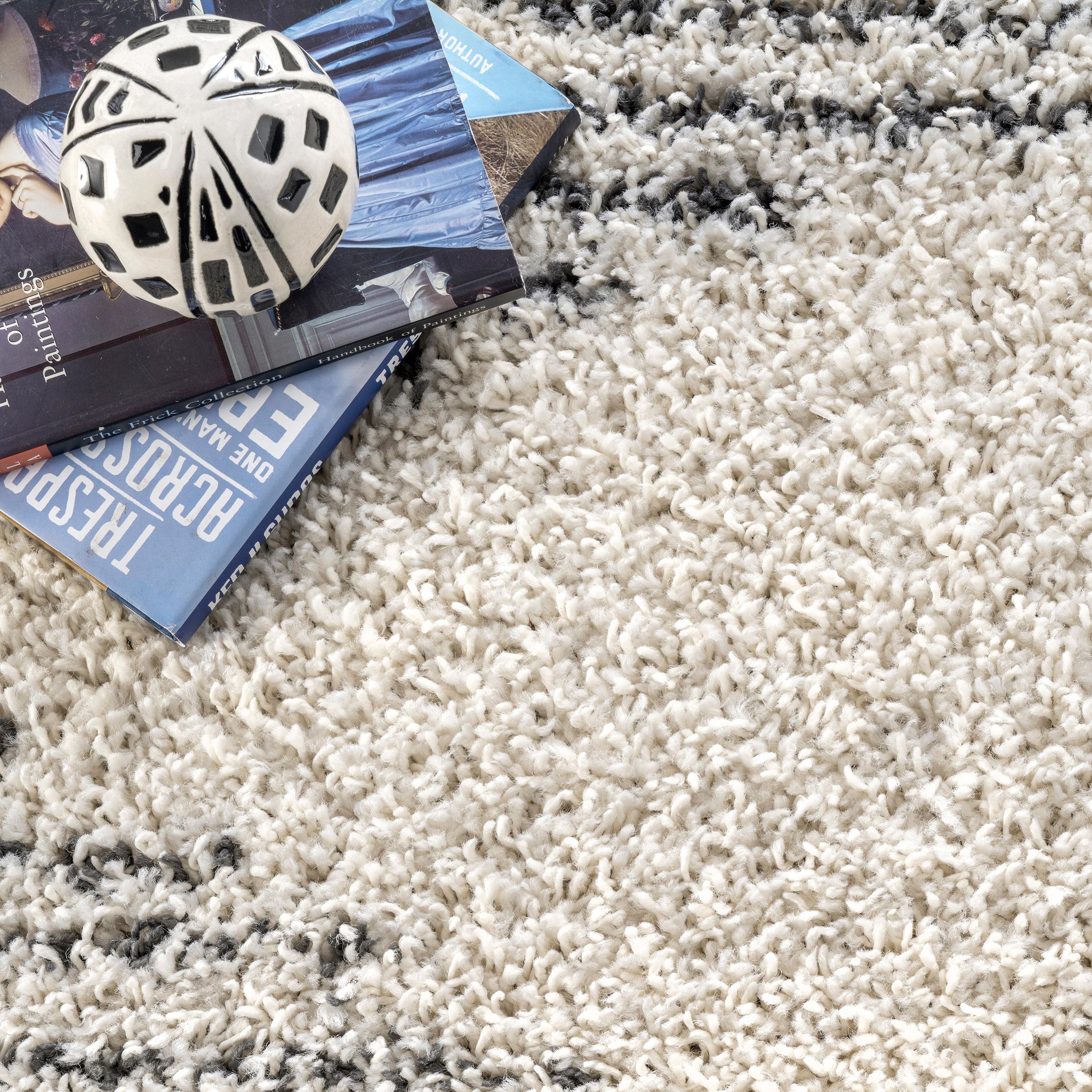Scarlette Off-White and Charcoal Diamond Shag Runner Rug
