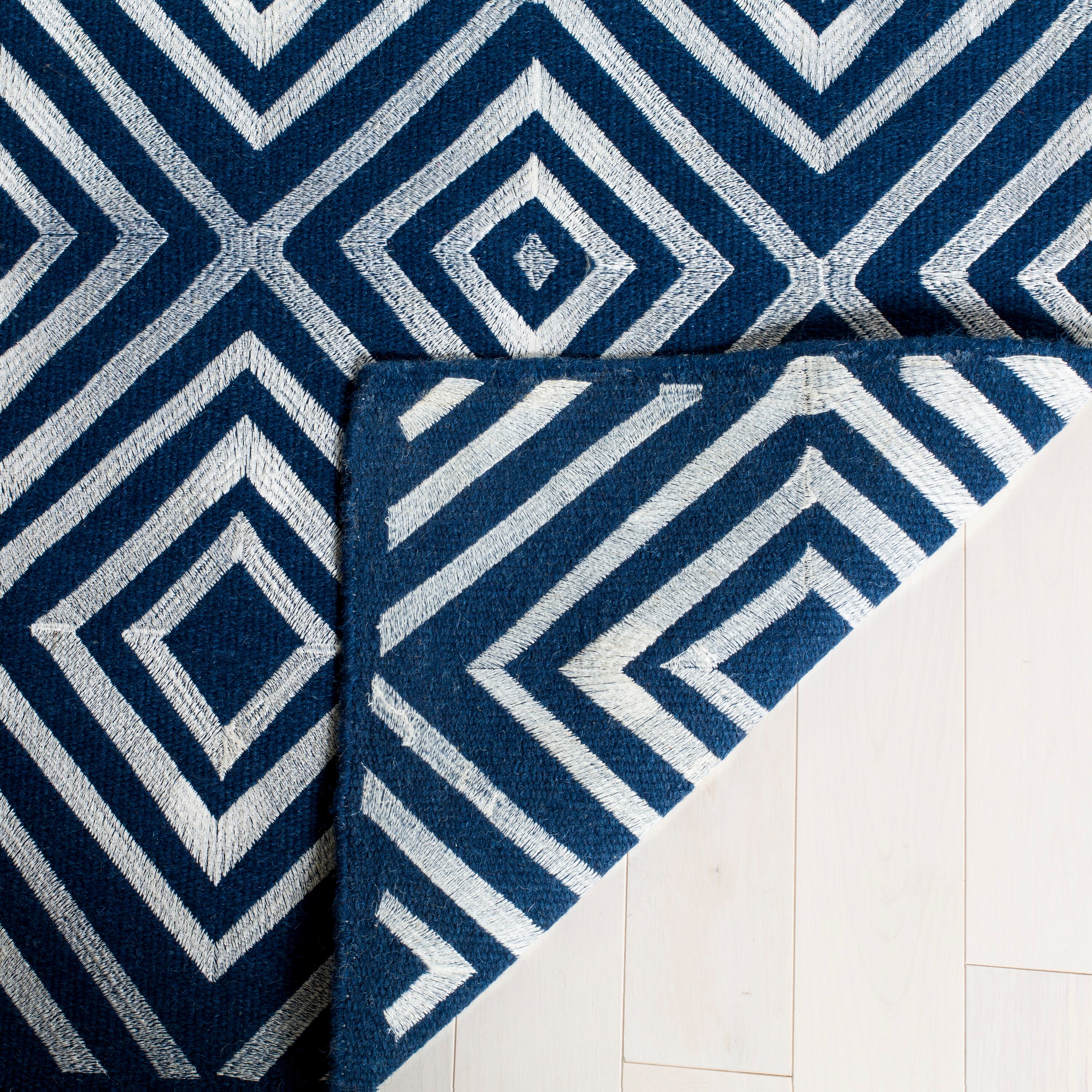 Navy and White Geometric Pattern 5'x8' Handmade Rug