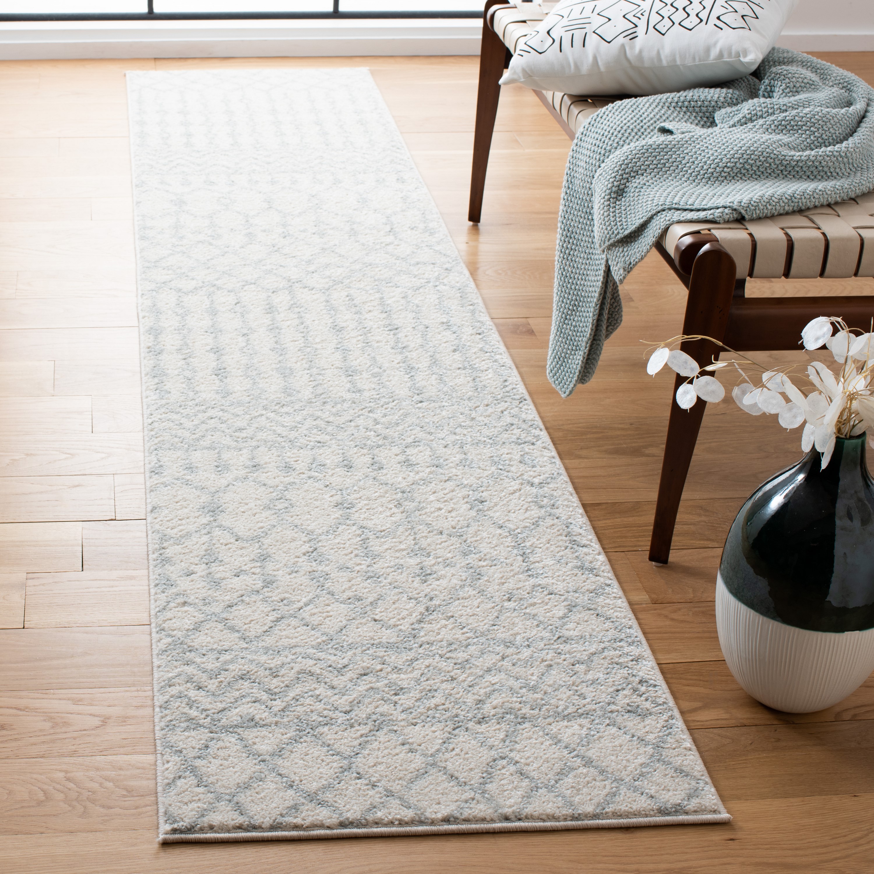 Safavieh TUL270D-211 Tulum Colfax 2 x 11 (ft) Loomed Polypropylene Ivory/Light Gray Rectangular Indoor Distressed/Overdyed Bohemian/Eclectic Runner rug