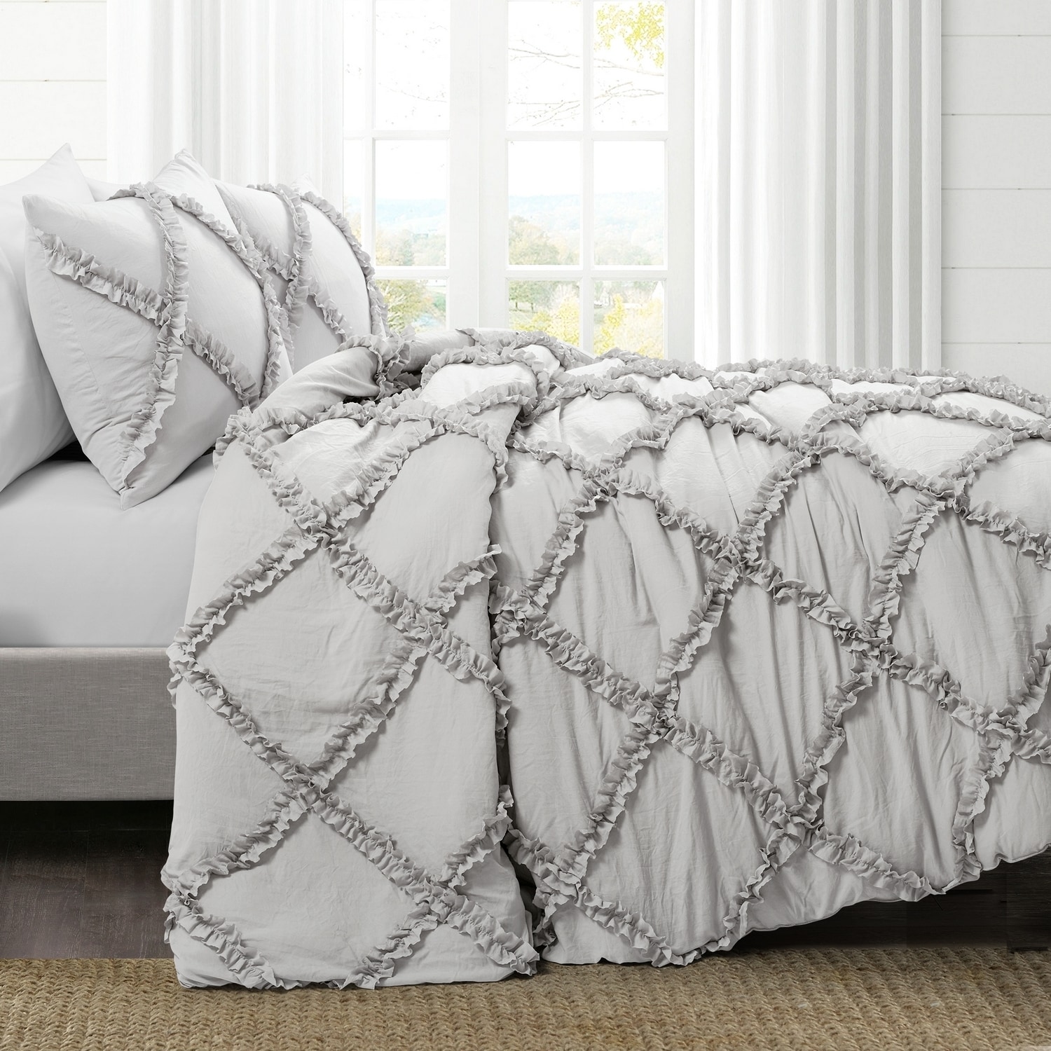 Light Gray Ruffle Diamond Full Comforter Set