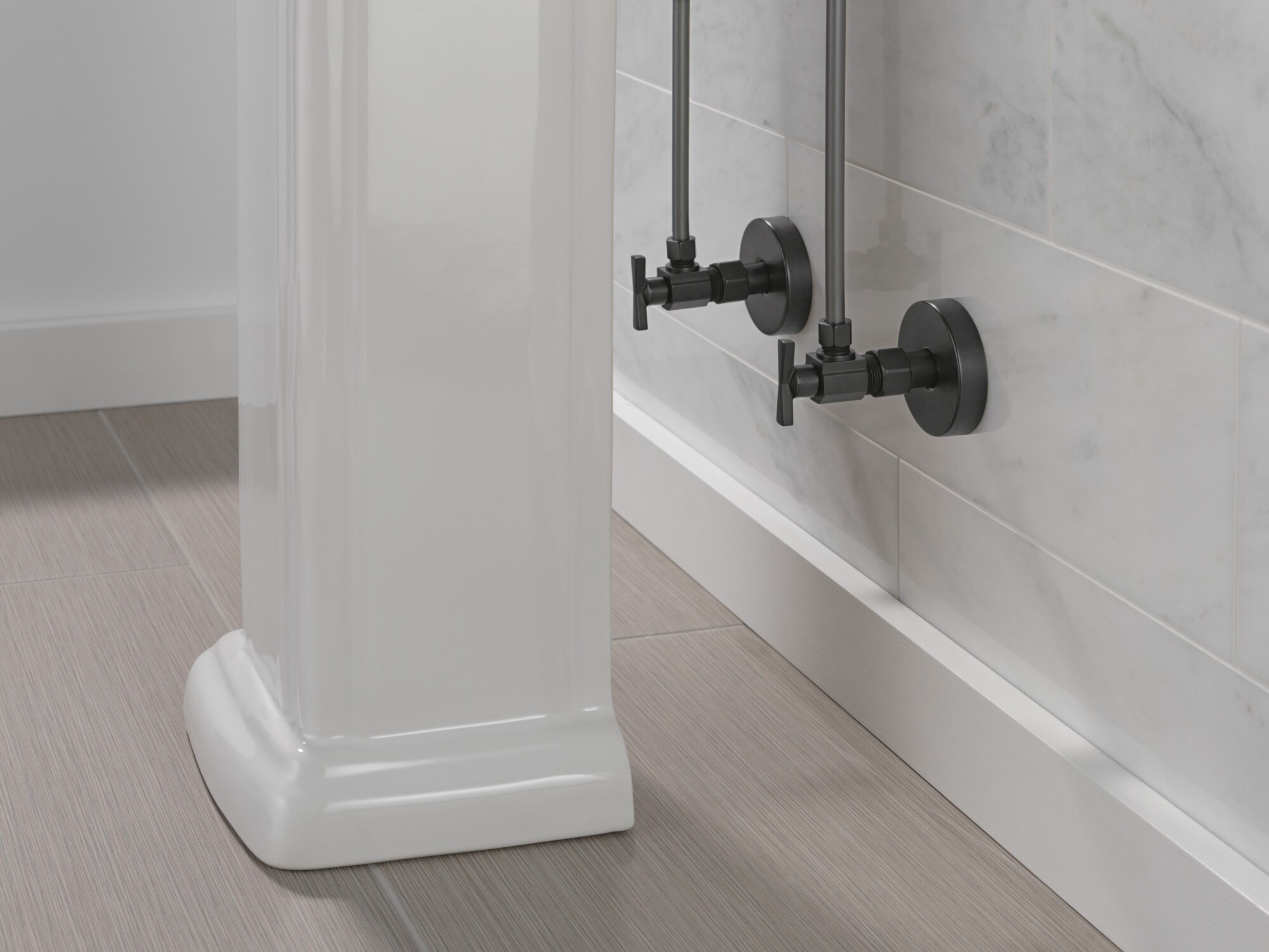 Delta DT022203-BL Under-Sink-Tubular-Drainage - View #2