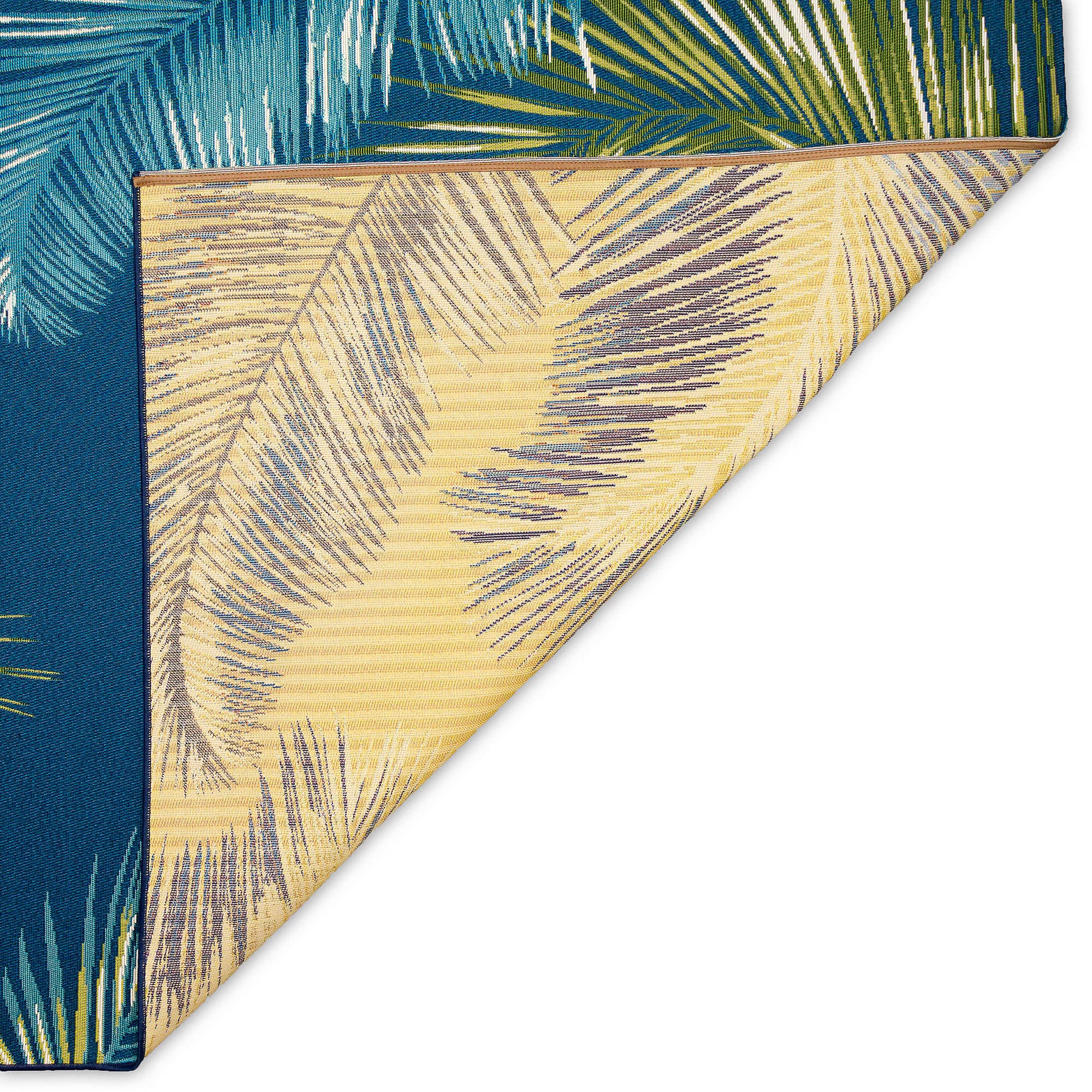 Coastal Charm Blue Synthetic 5' x 7' Reversible Indoor/Outdoor Rug