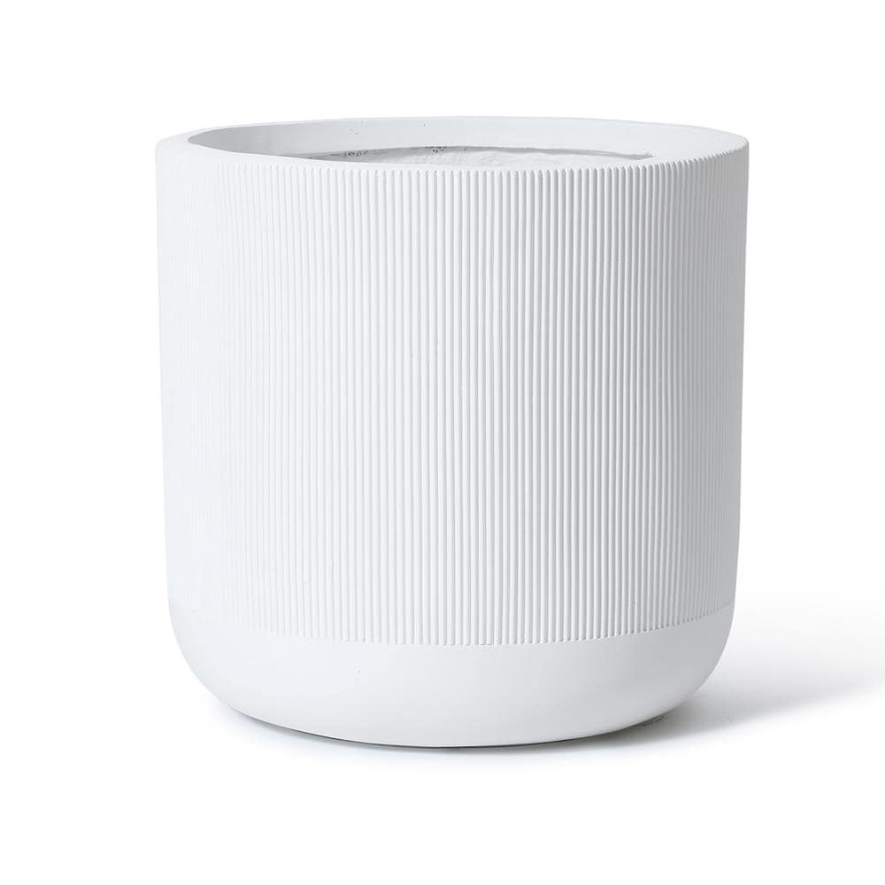 LuxenHome WHPL1973-W Round 17.3-in W Medium White Mixed/Composite Indoor/Outdoor Planter with Drainage Holes