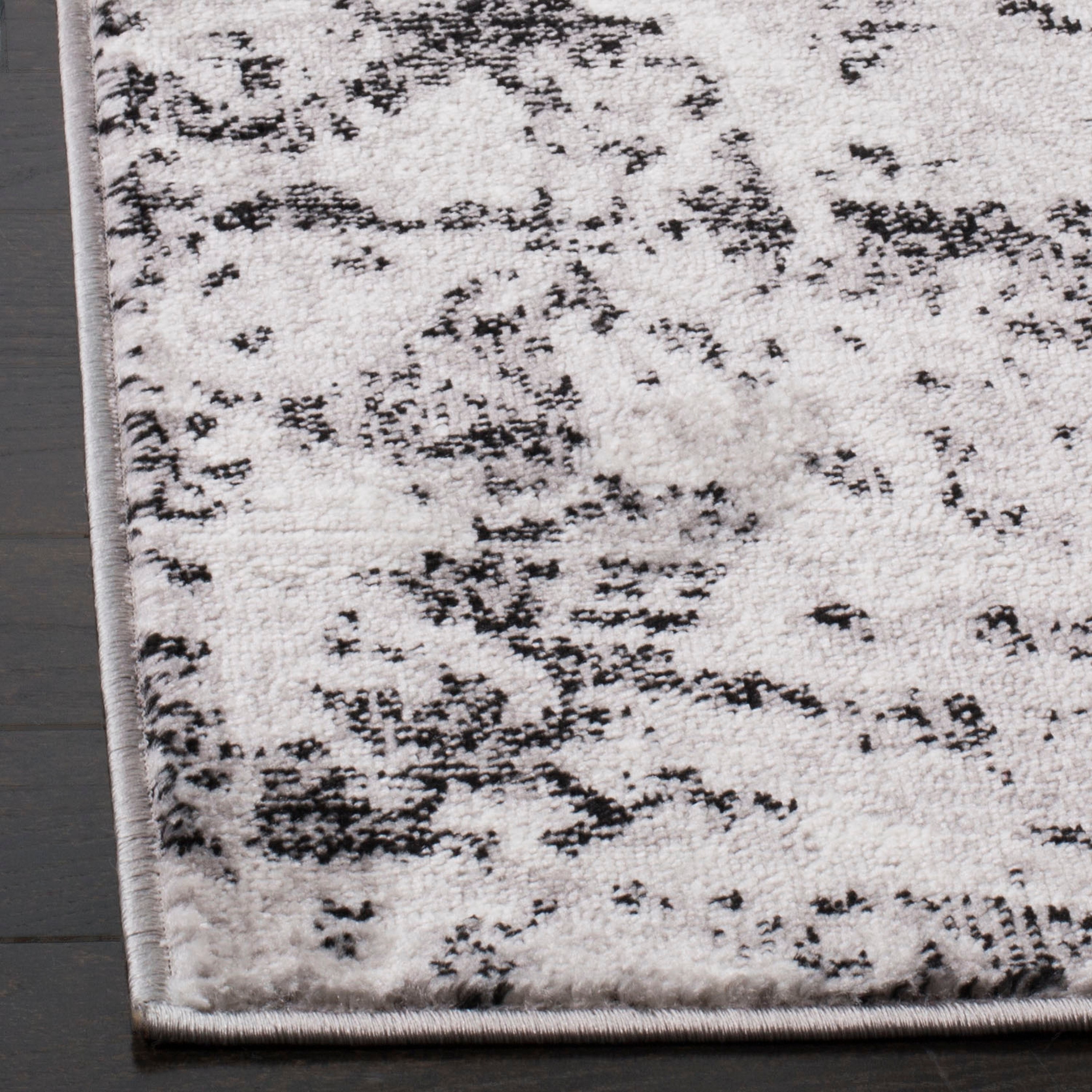 Safavieh SKY186L-4 rugs - View #3