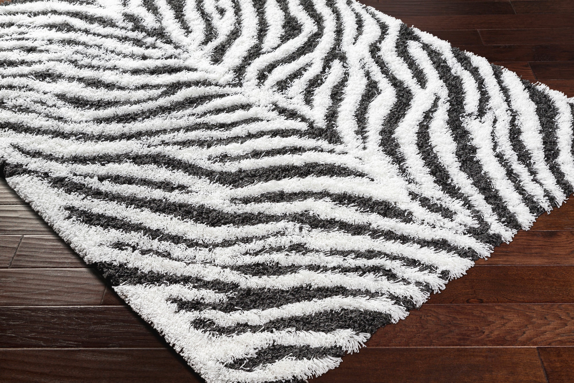 Livabliss 5 X 7 (ft) Black Indoor Animal Print Area Rug in the Rugs ...