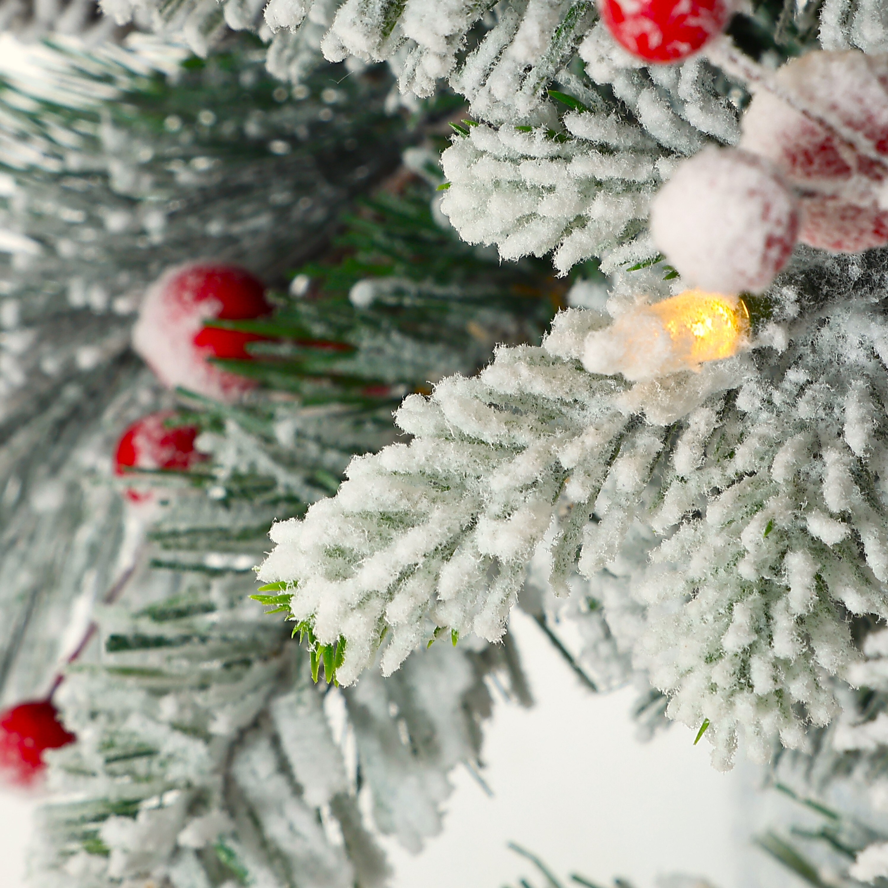 LuxenHome WHAP1804 Artificial-Christmas-Trees - View #8