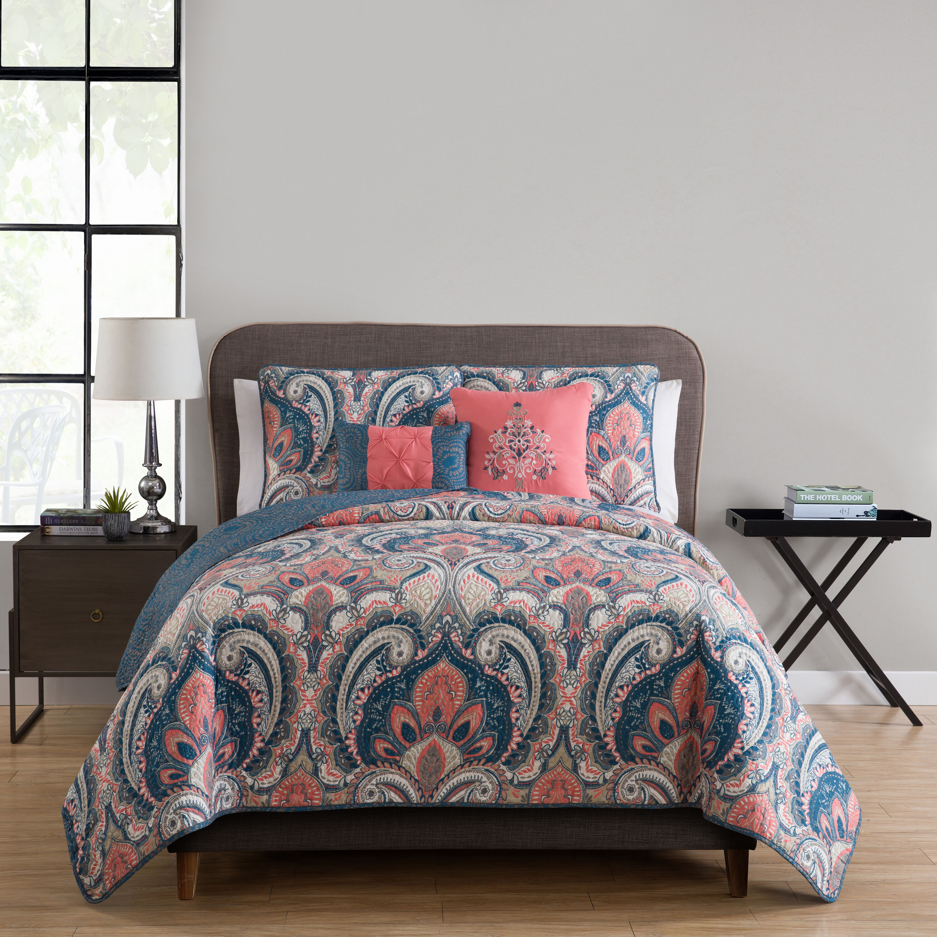 VCNY Home Casa Re'al 5 -Piece Coral Full/Queen Quilt Set