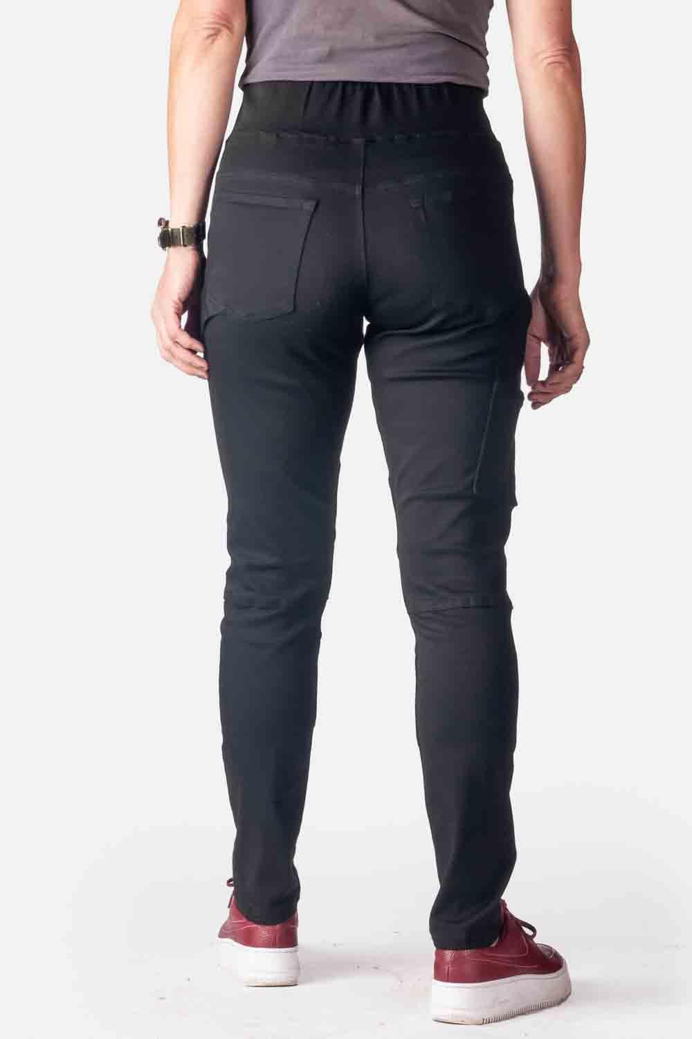 Dovetail Workwear Women's Black Work Pants (2/4 X 31) in the Pants